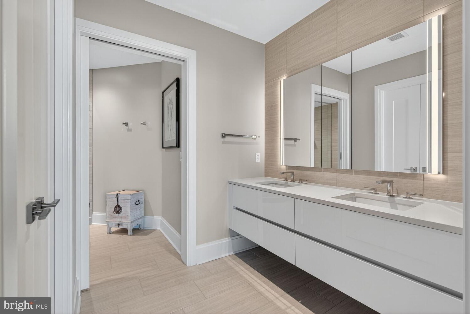 TYSONS CORNER - Residential