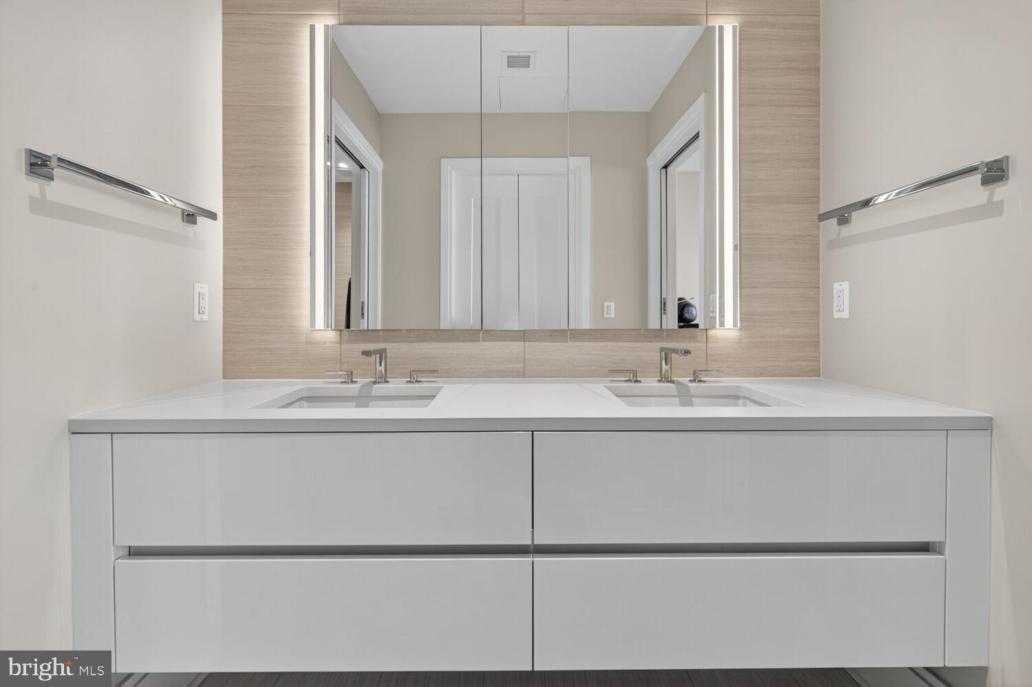 TYSONS CORNER - Residential