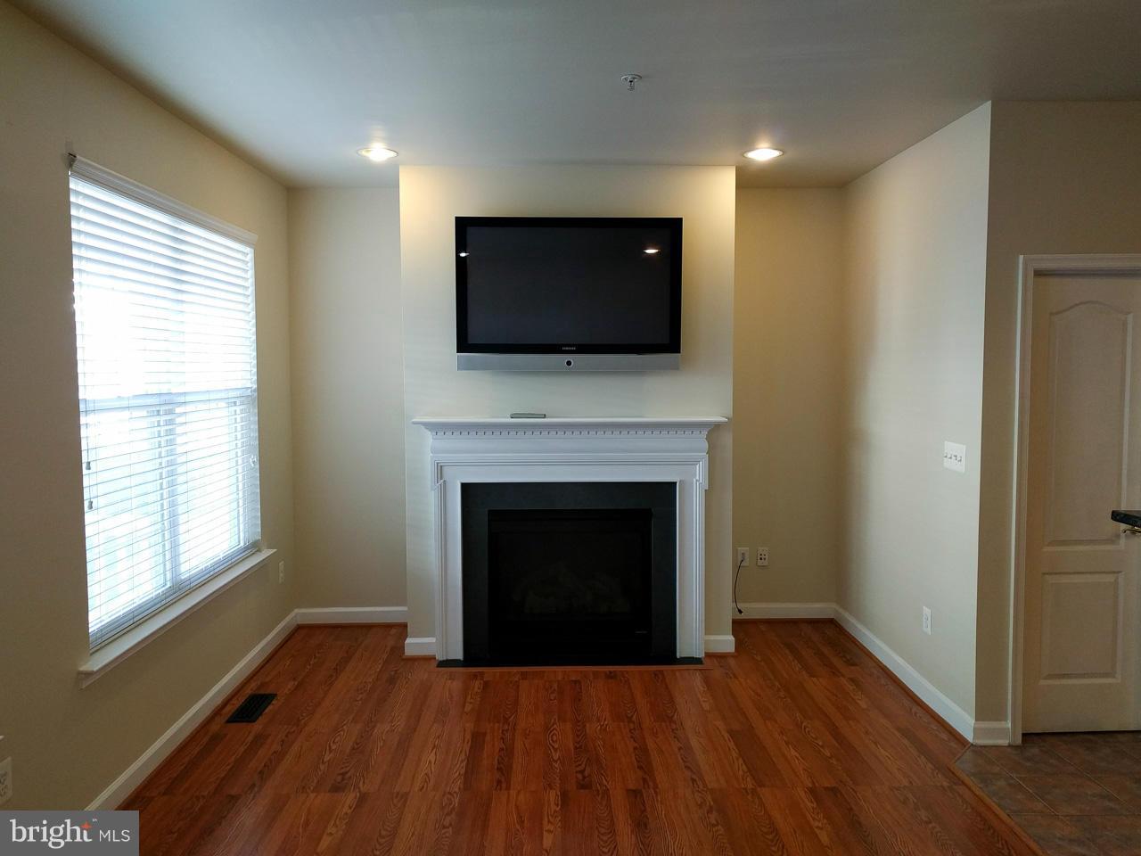 TOWN CENTER AT CAMP SPRINGS - Residential Lease