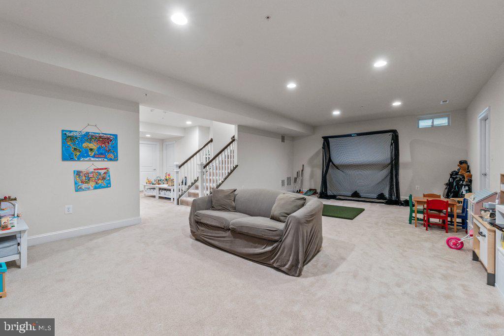 MAPLE LAWN - Residential