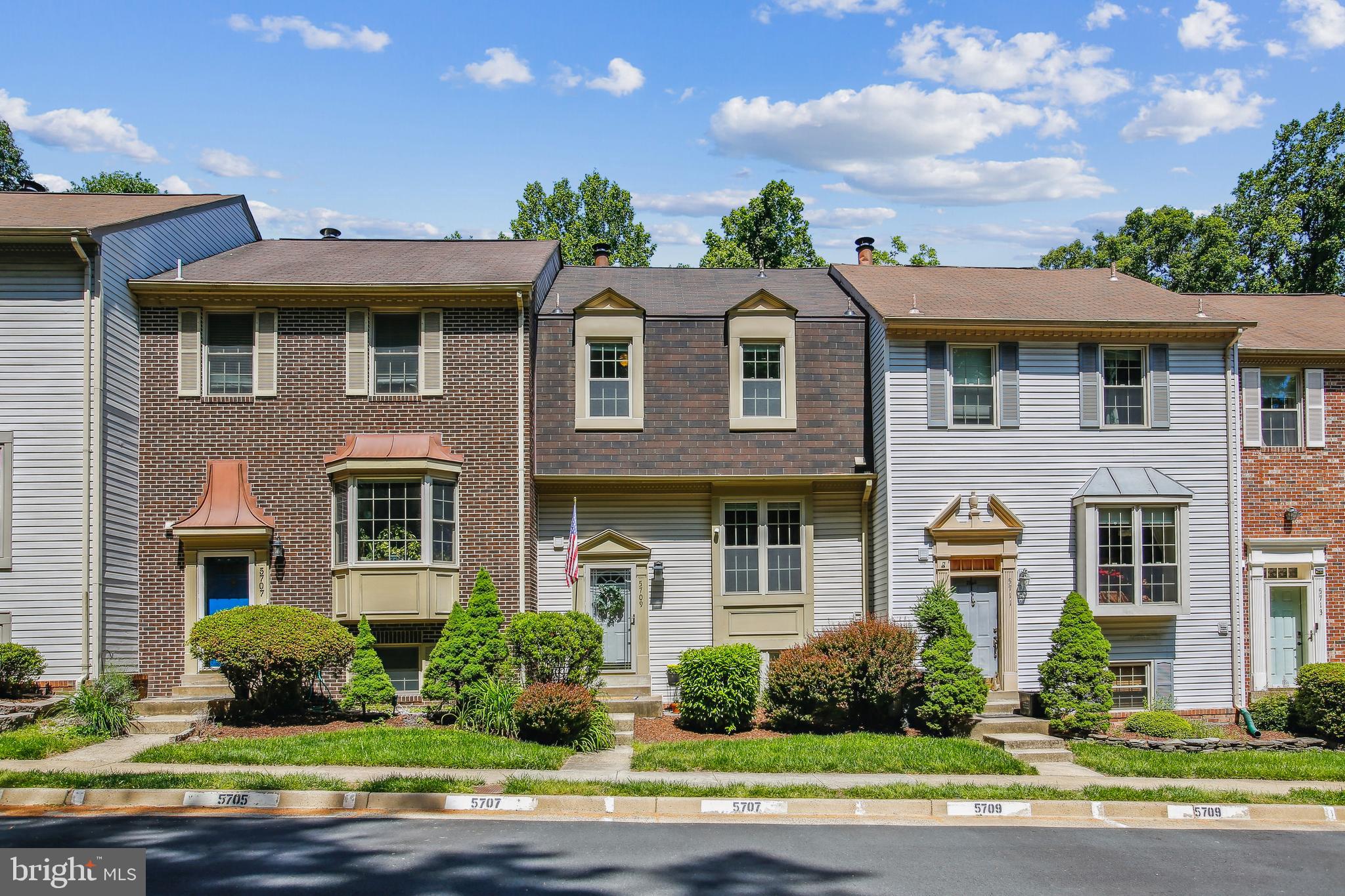 5709 BURKE TOWNE COURT