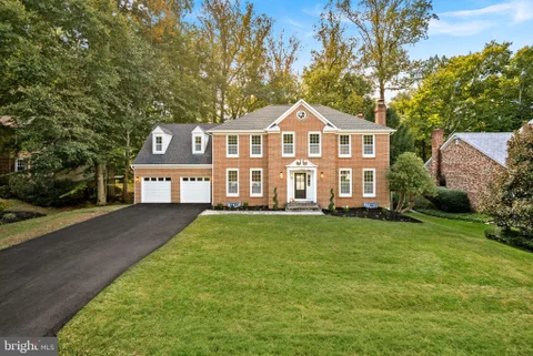 10825 Fieldwood Drive, Fairfax, VA 22030 - #: VAFX2346068