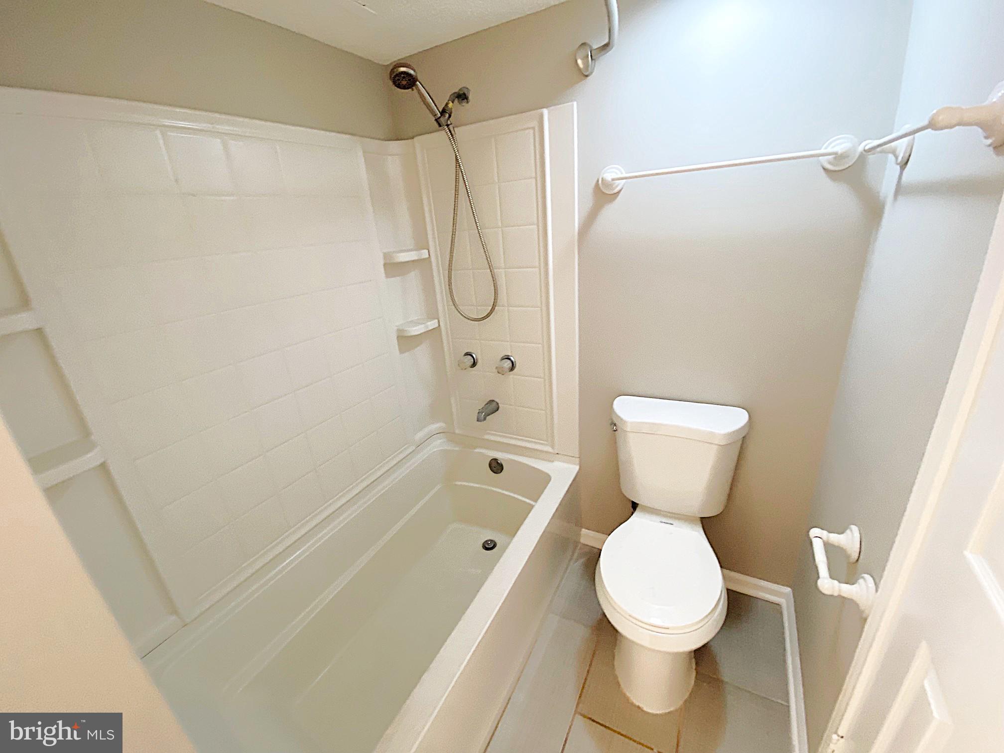 FOUNTAINS AT MCLEAN - Residential