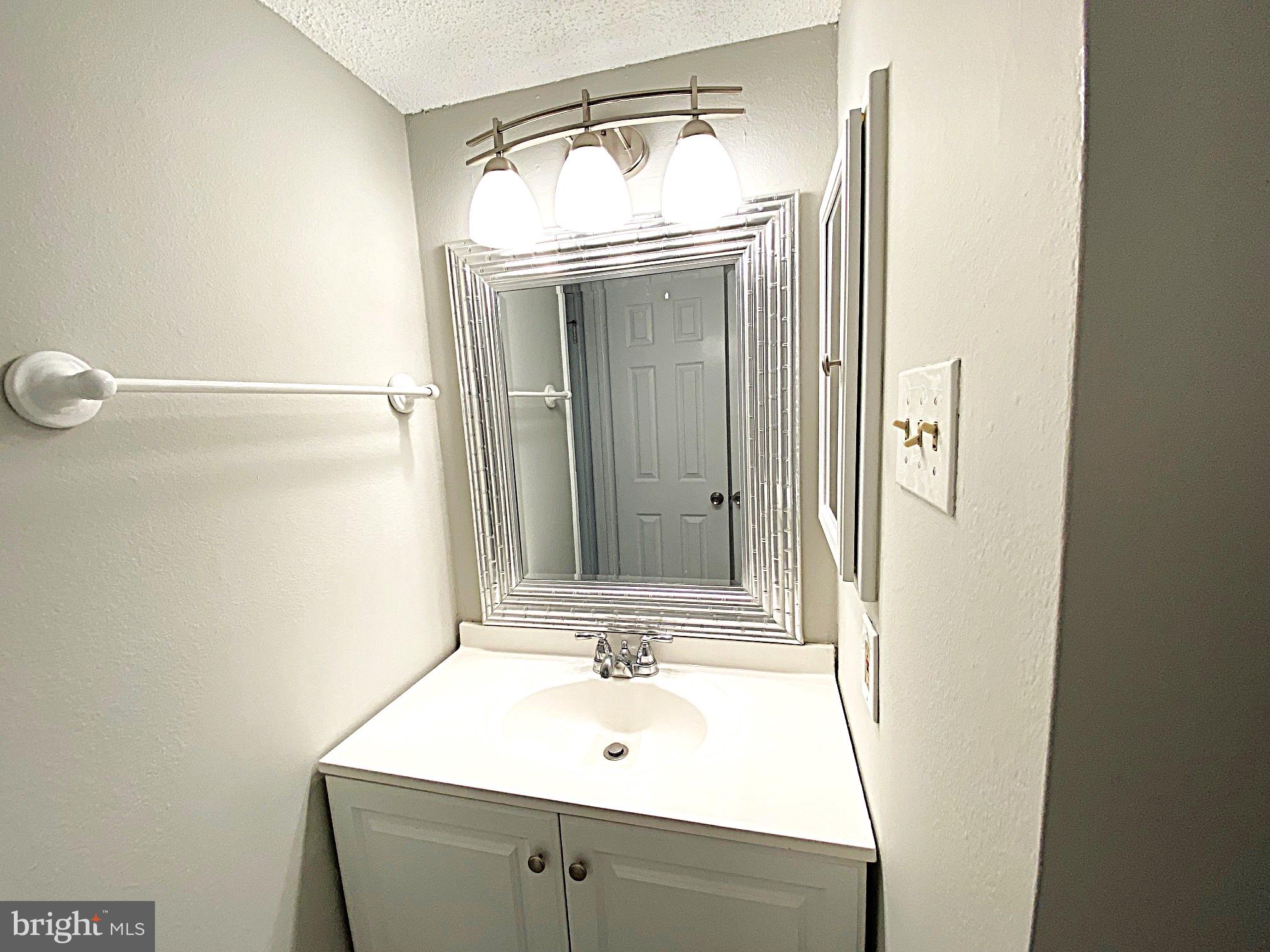 FOUNTAINS AT MCLEAN - Residential