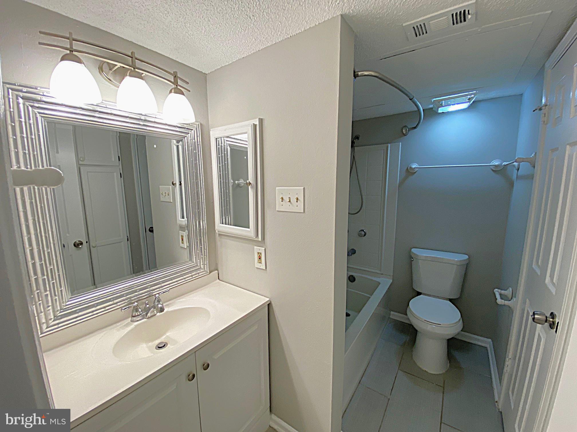 FOUNTAINS AT MCLEAN - Residential