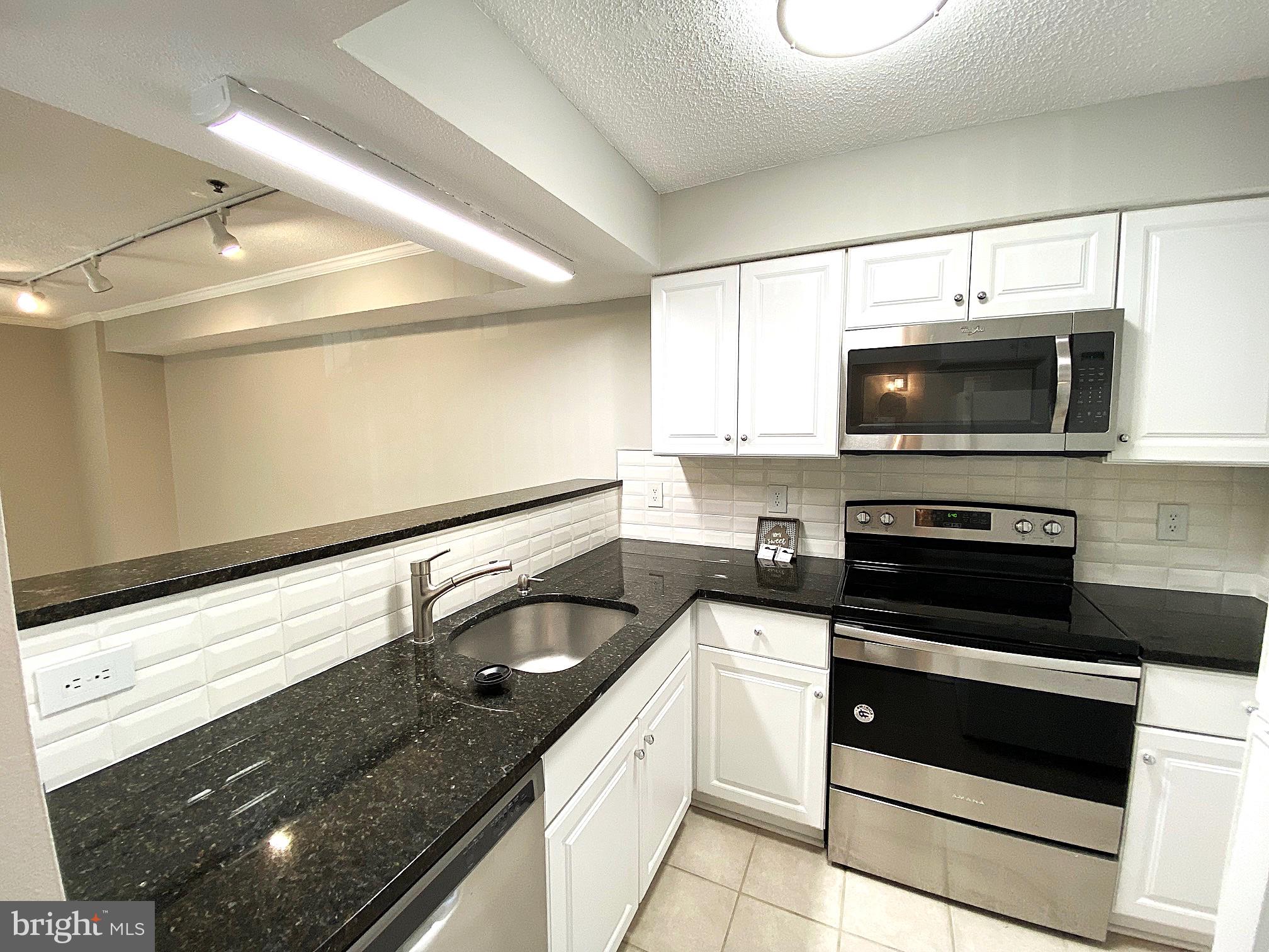 FOUNTAINS AT MCLEAN - Residential