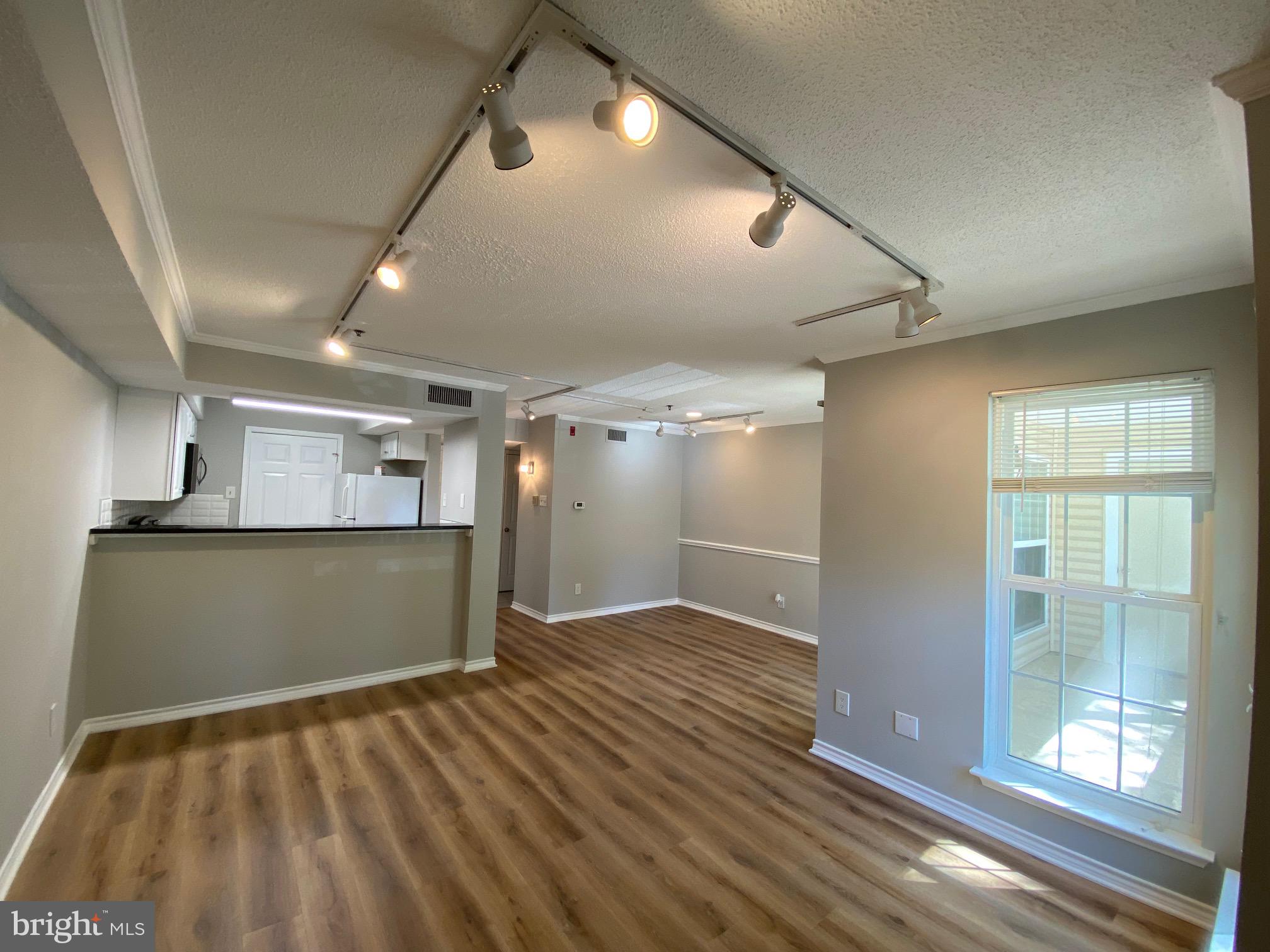 1524 LINCOLN WAY 209