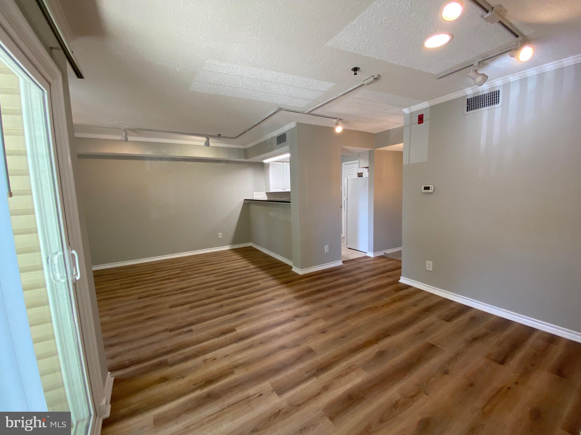 FOUNTAINS AT MCLEAN - Residential