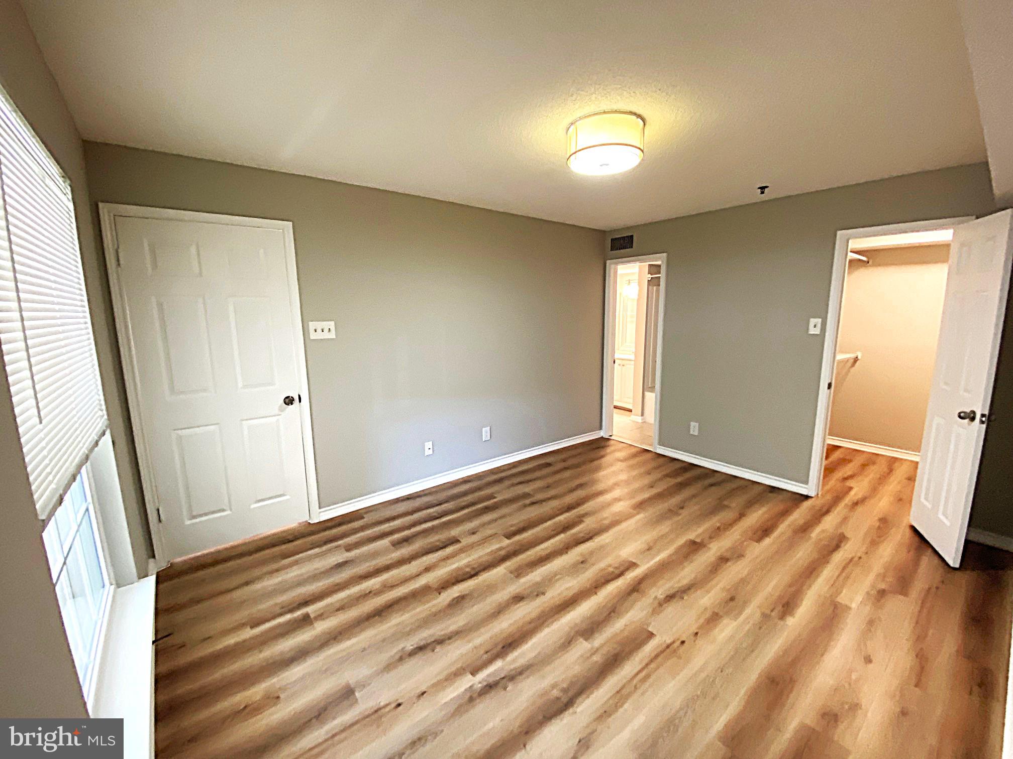 FOUNTAINS AT MCLEAN - Residential