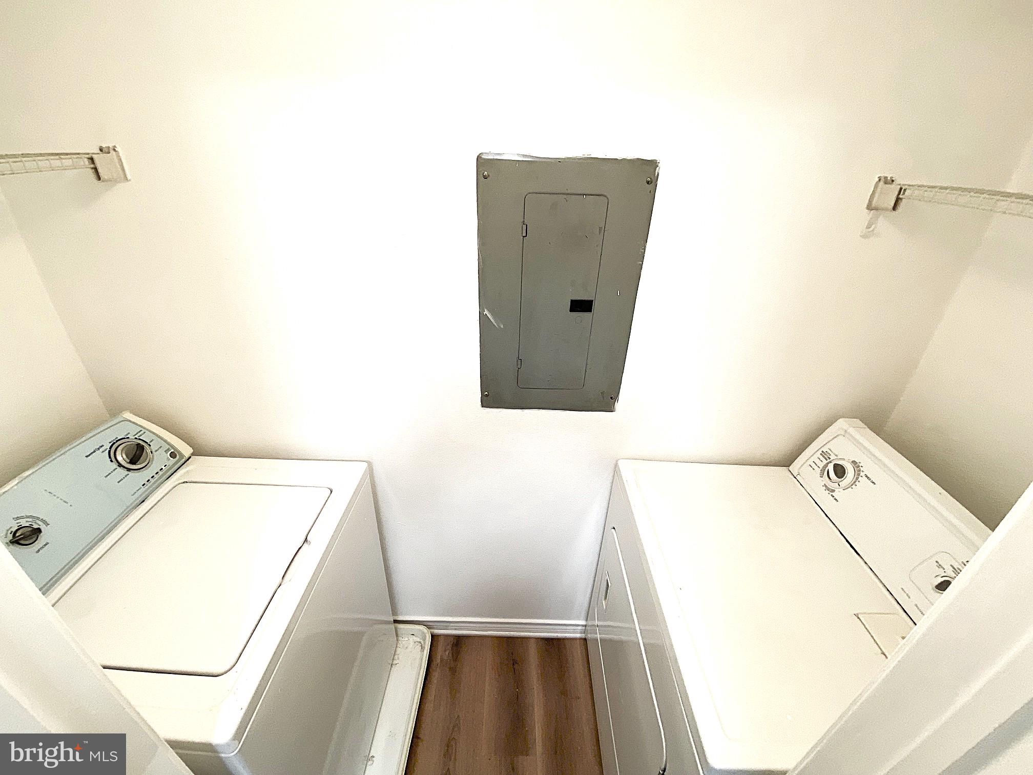 FOUNTAINS AT MCLEAN - Residential