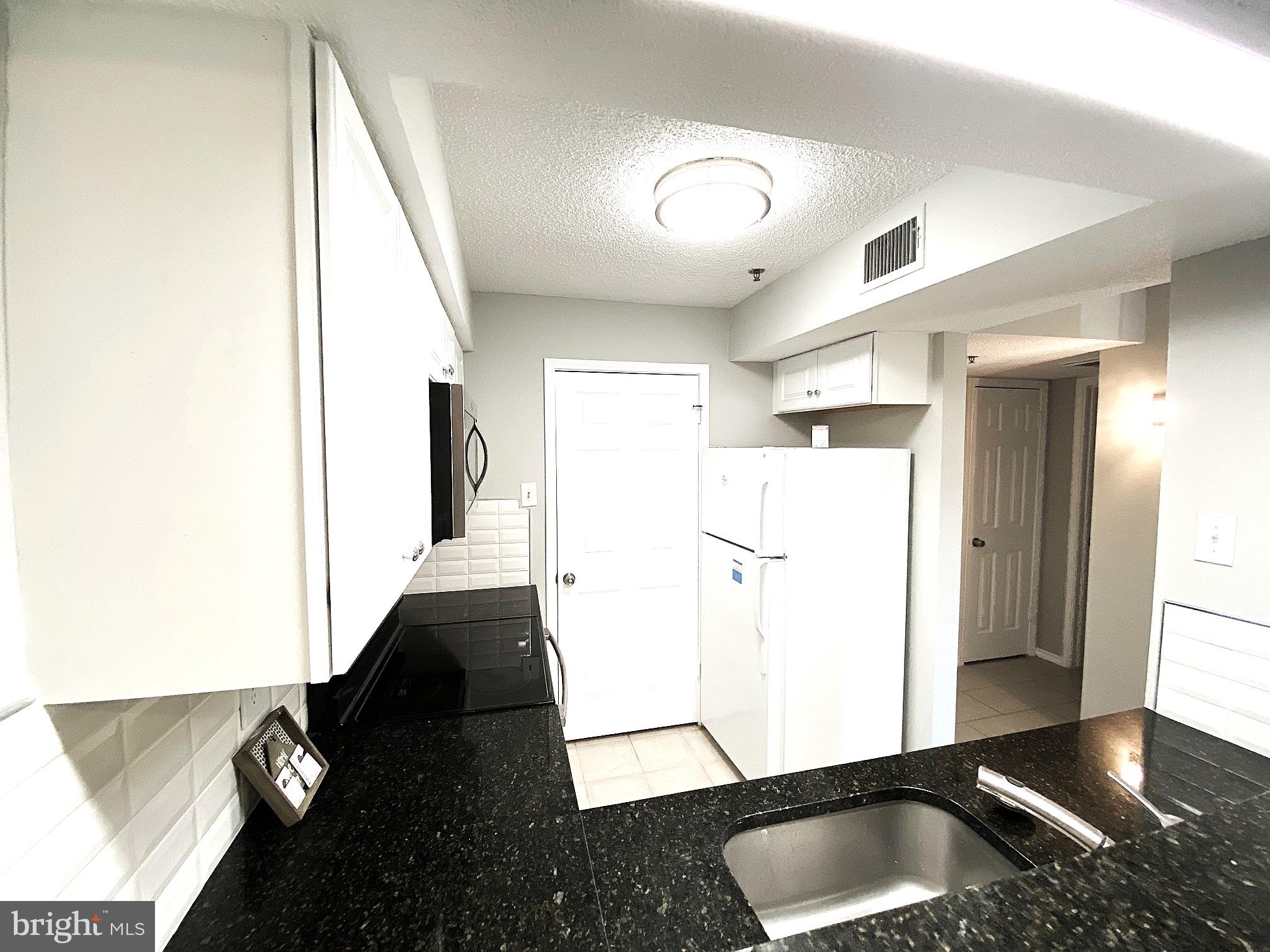 FOUNTAINS AT MCLEAN - Residential