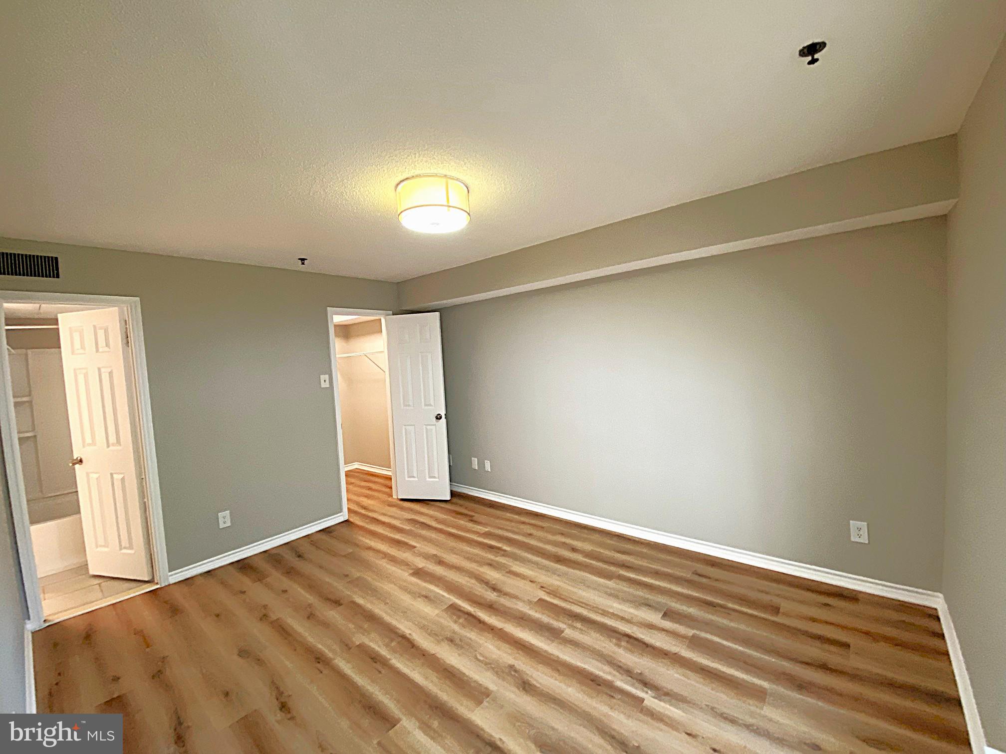 FOUNTAINS AT MCLEAN - Residential