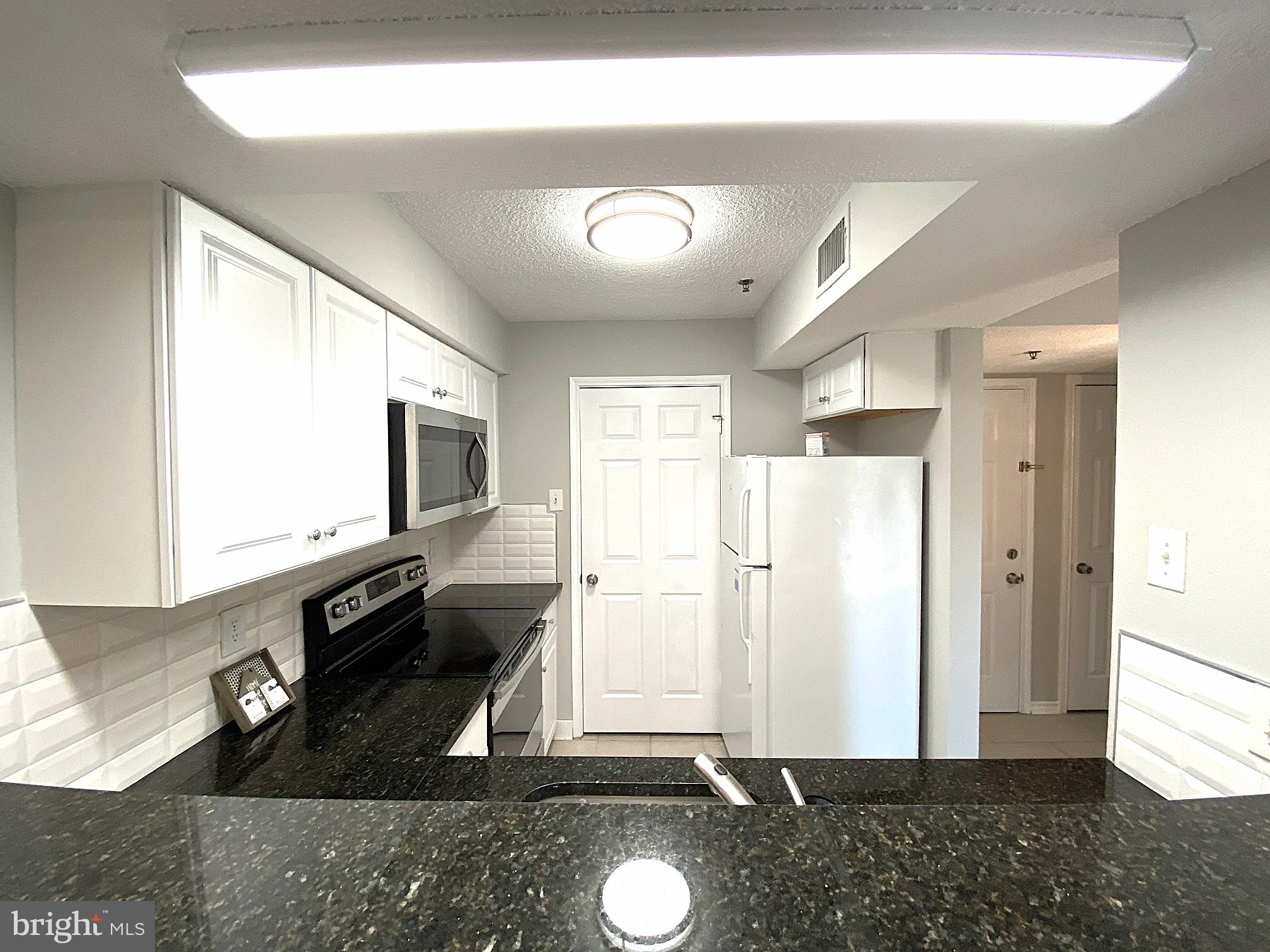 FOUNTAINS AT MCLEAN - Residential