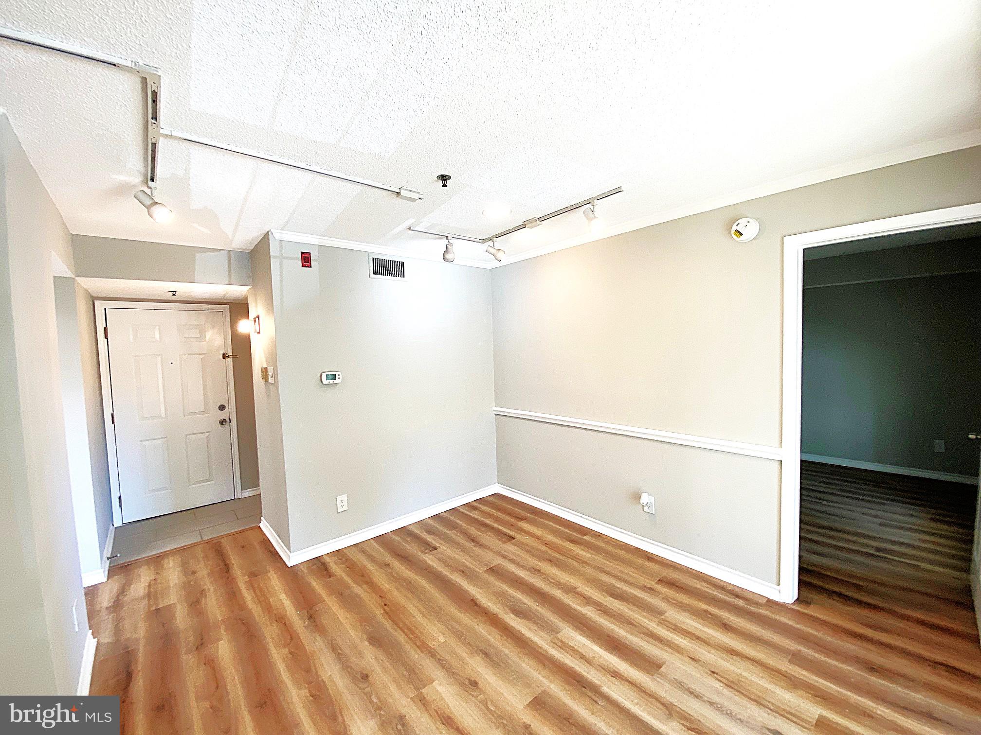 FOUNTAINS AT MCLEAN - Residential