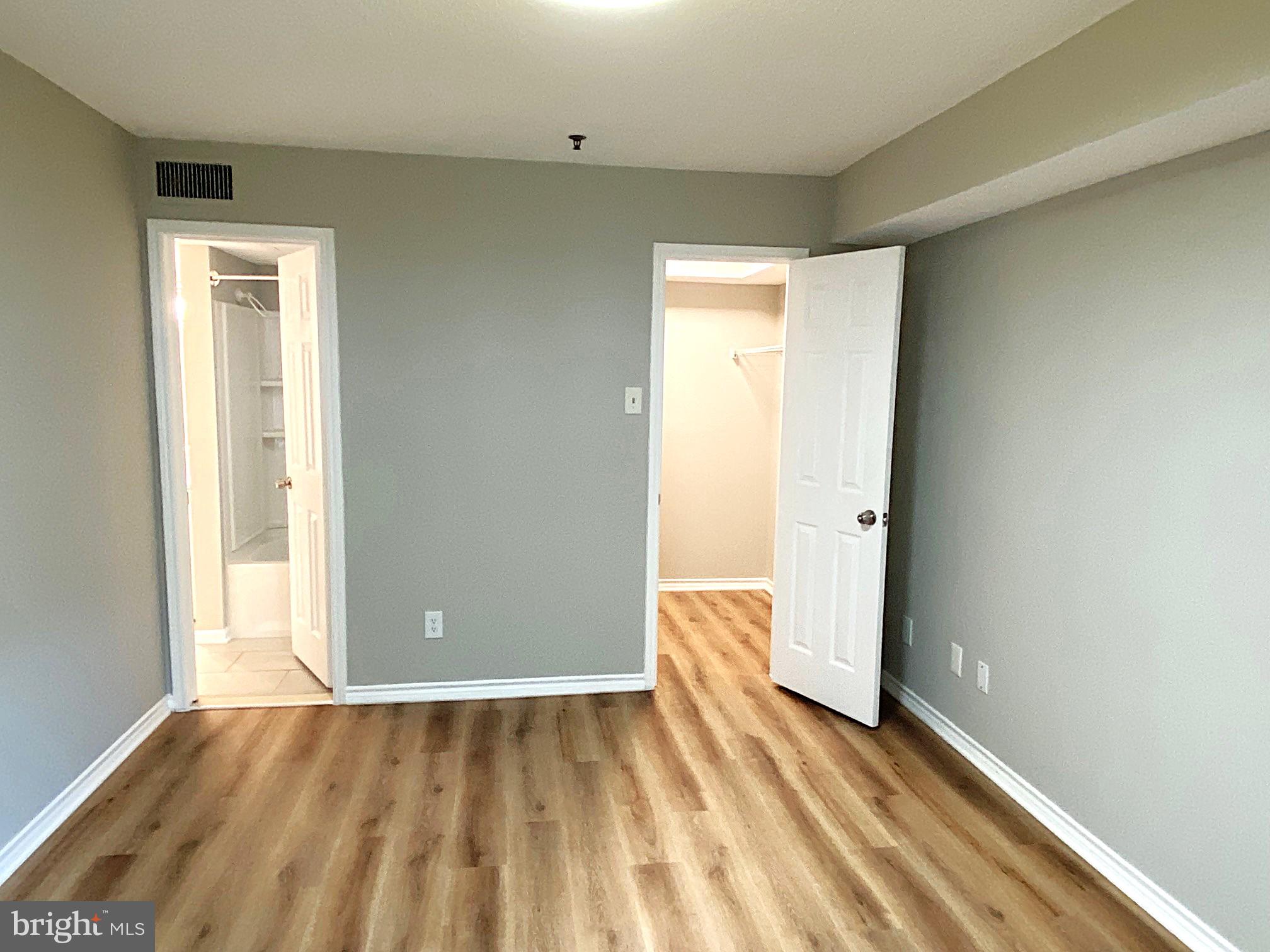 FOUNTAINS AT MCLEAN - Residential