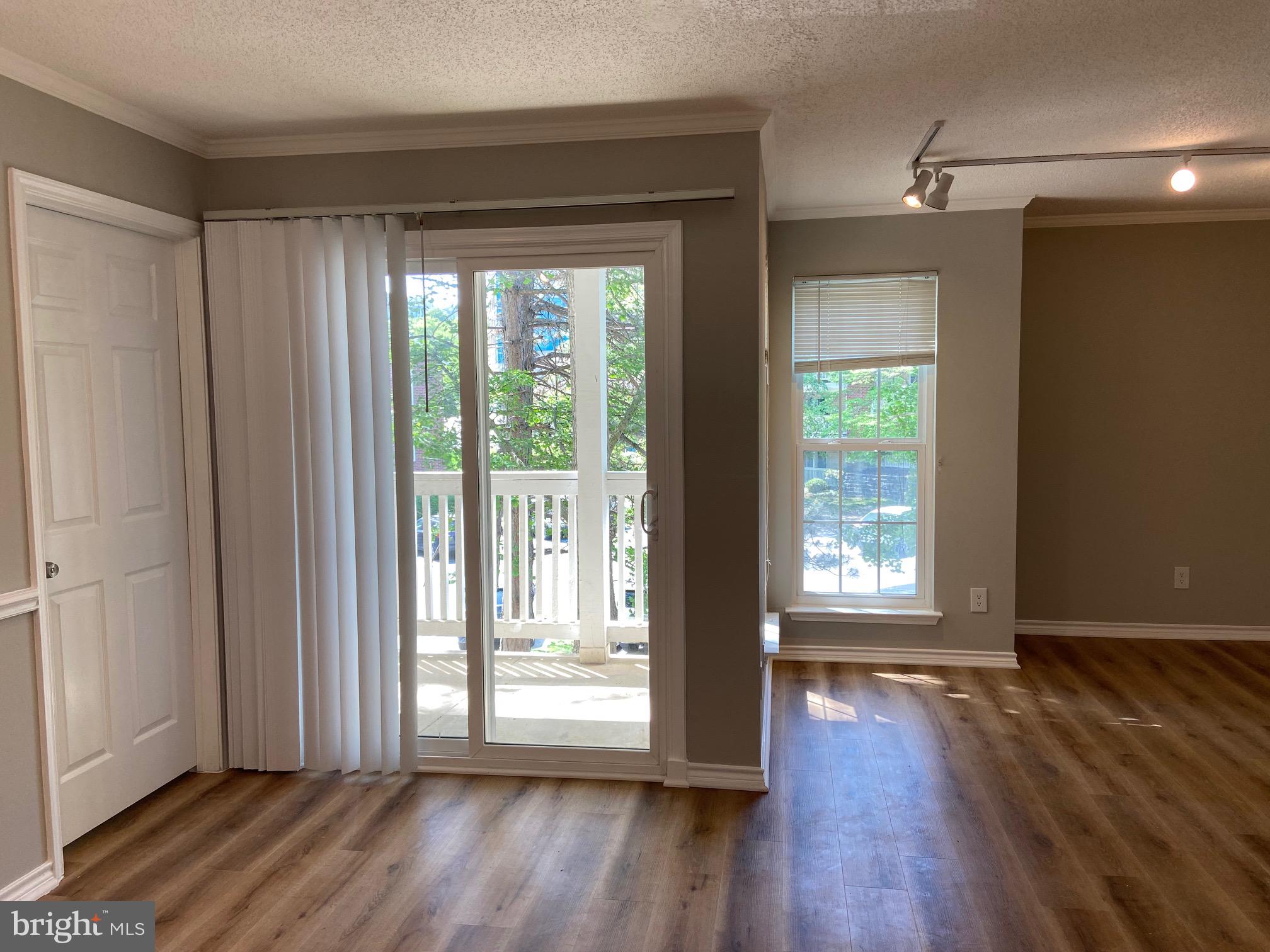 FOUNTAINS AT MCLEAN - Residential