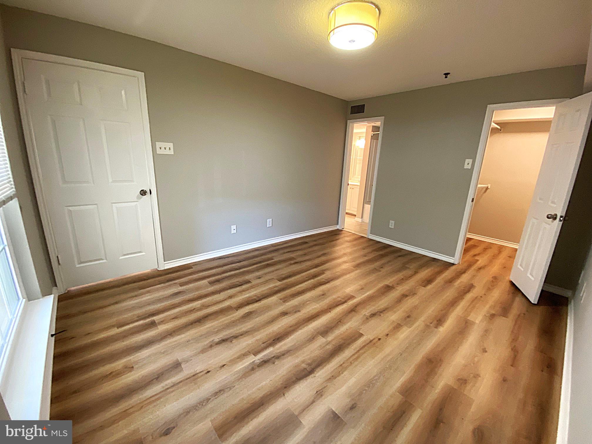 FOUNTAINS AT MCLEAN - Residential