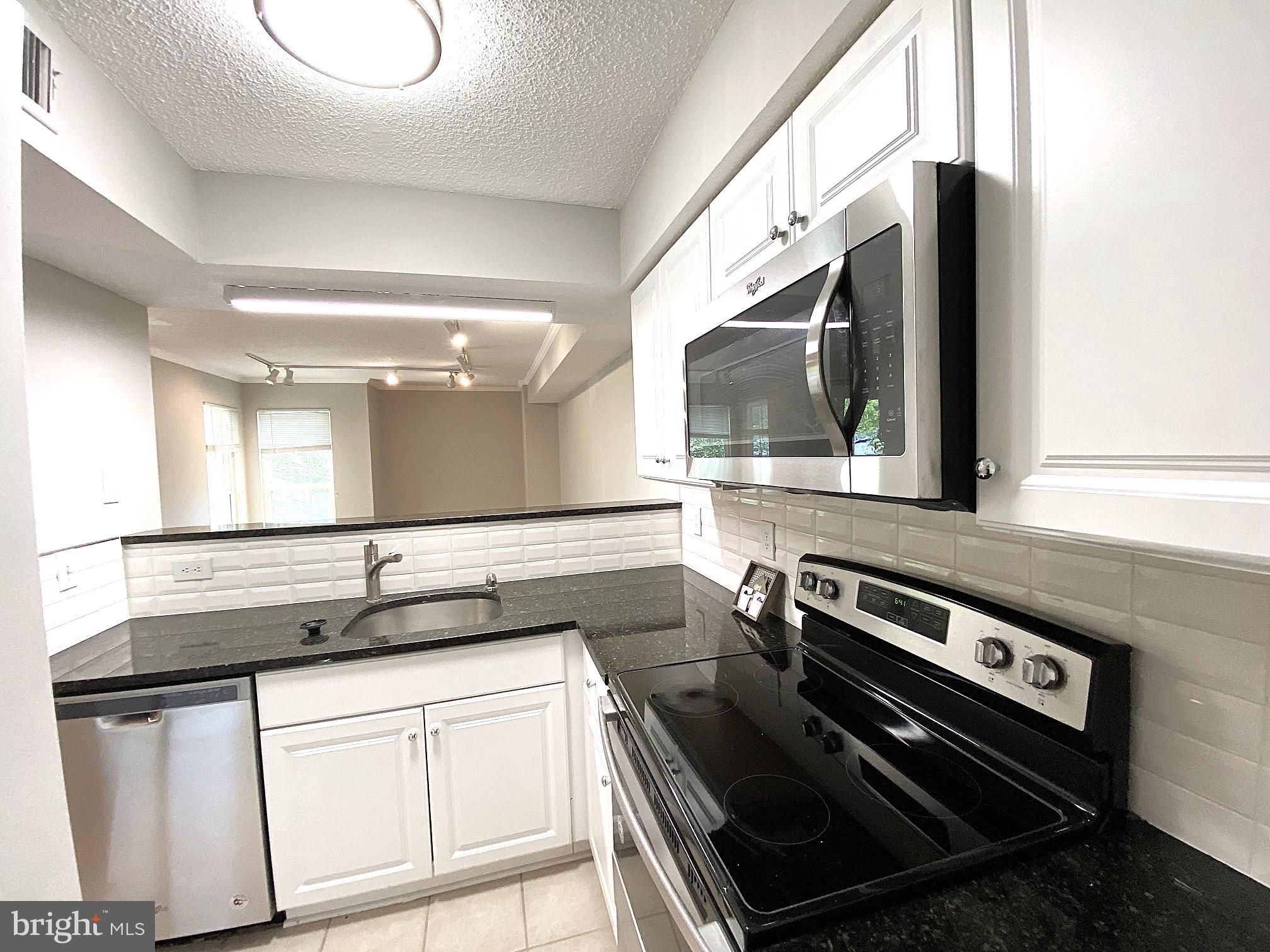 FOUNTAINS AT MCLEAN - Residential