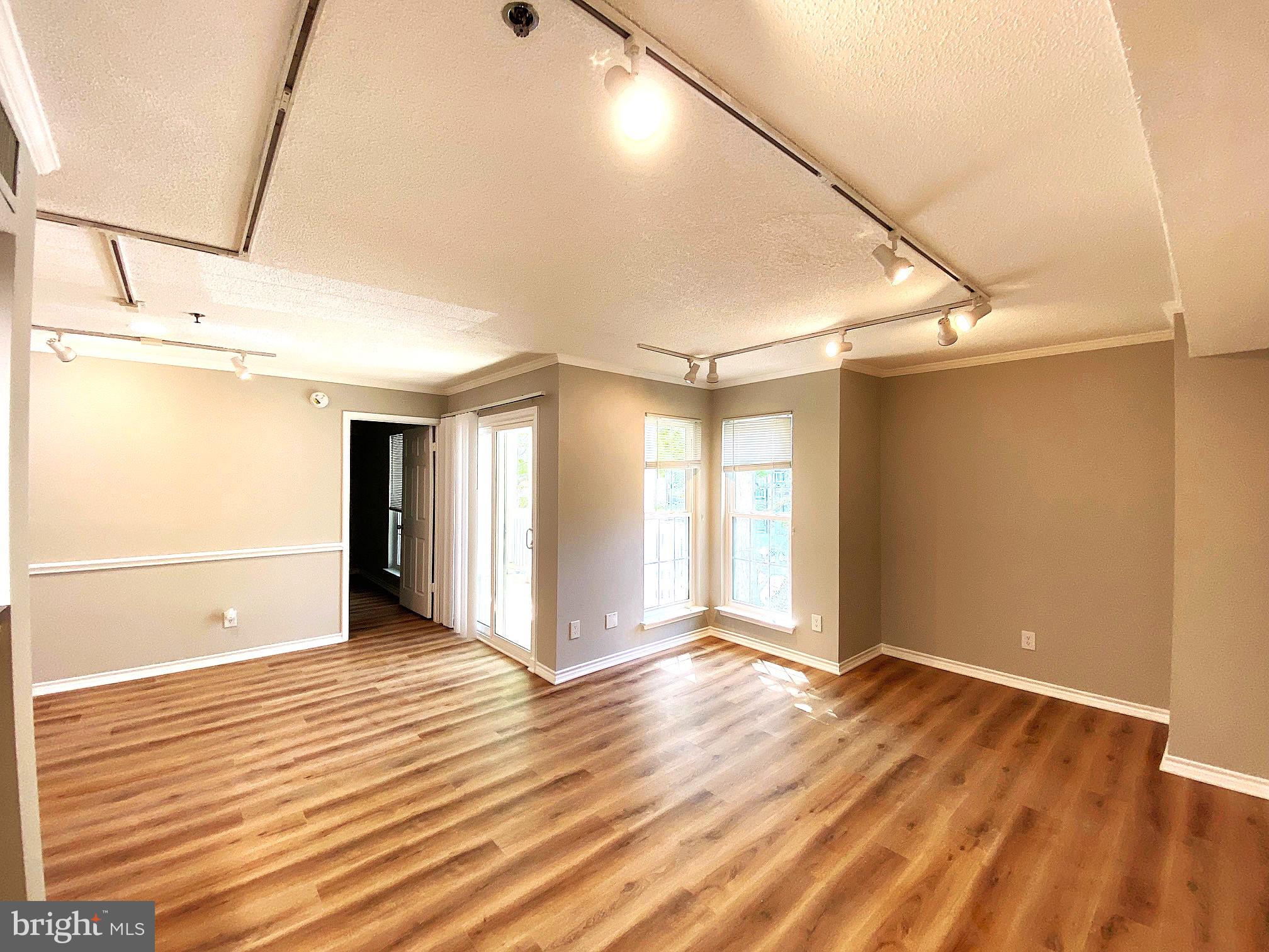 1524 LINCOLN WAY 209