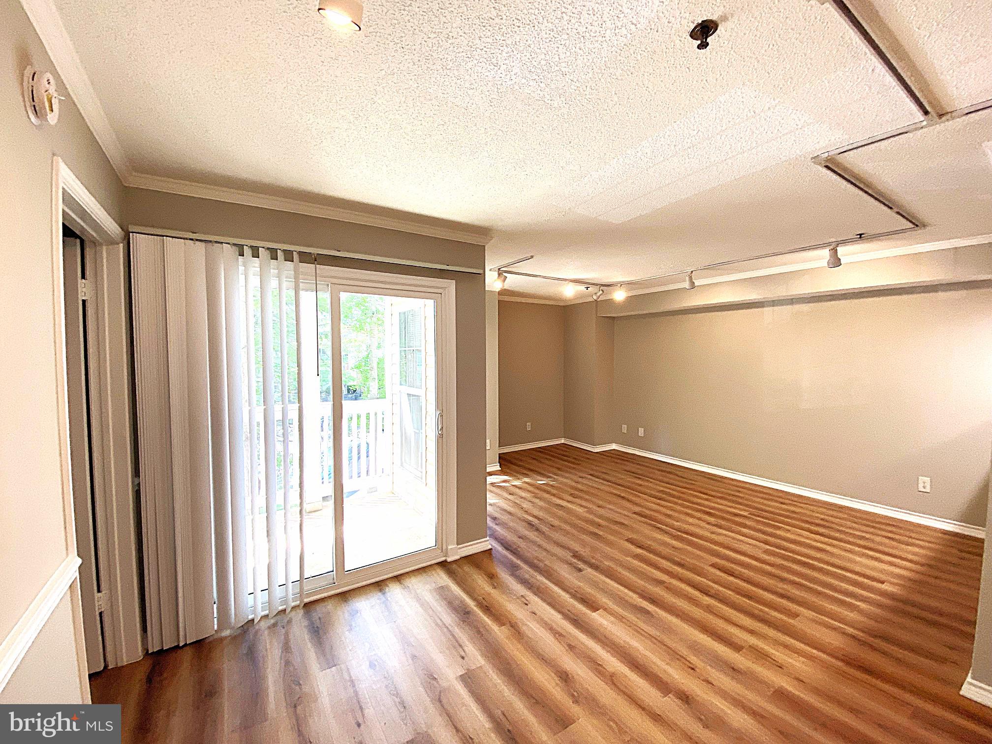 1524 LINCOLN WAY 209