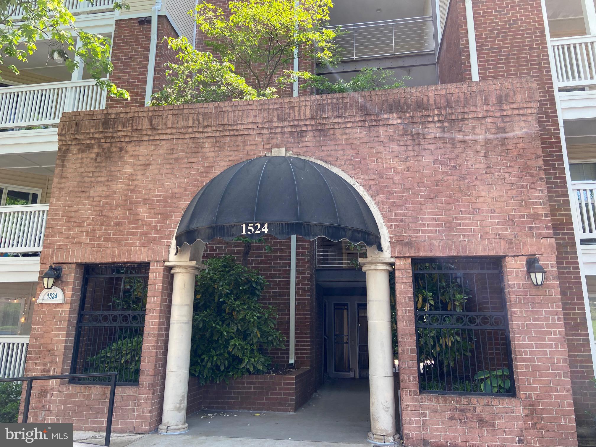 FOUNTAINS AT MCLEAN - Residential