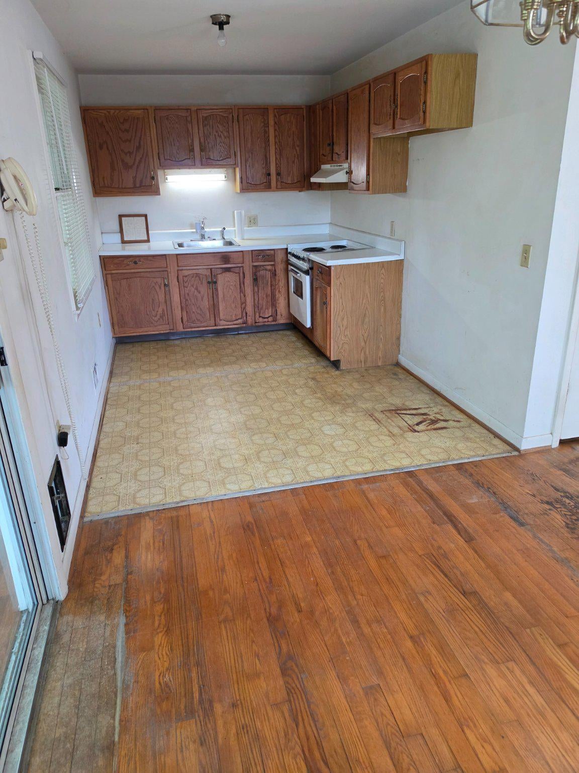 22514 SCHOOLFIELD COURT