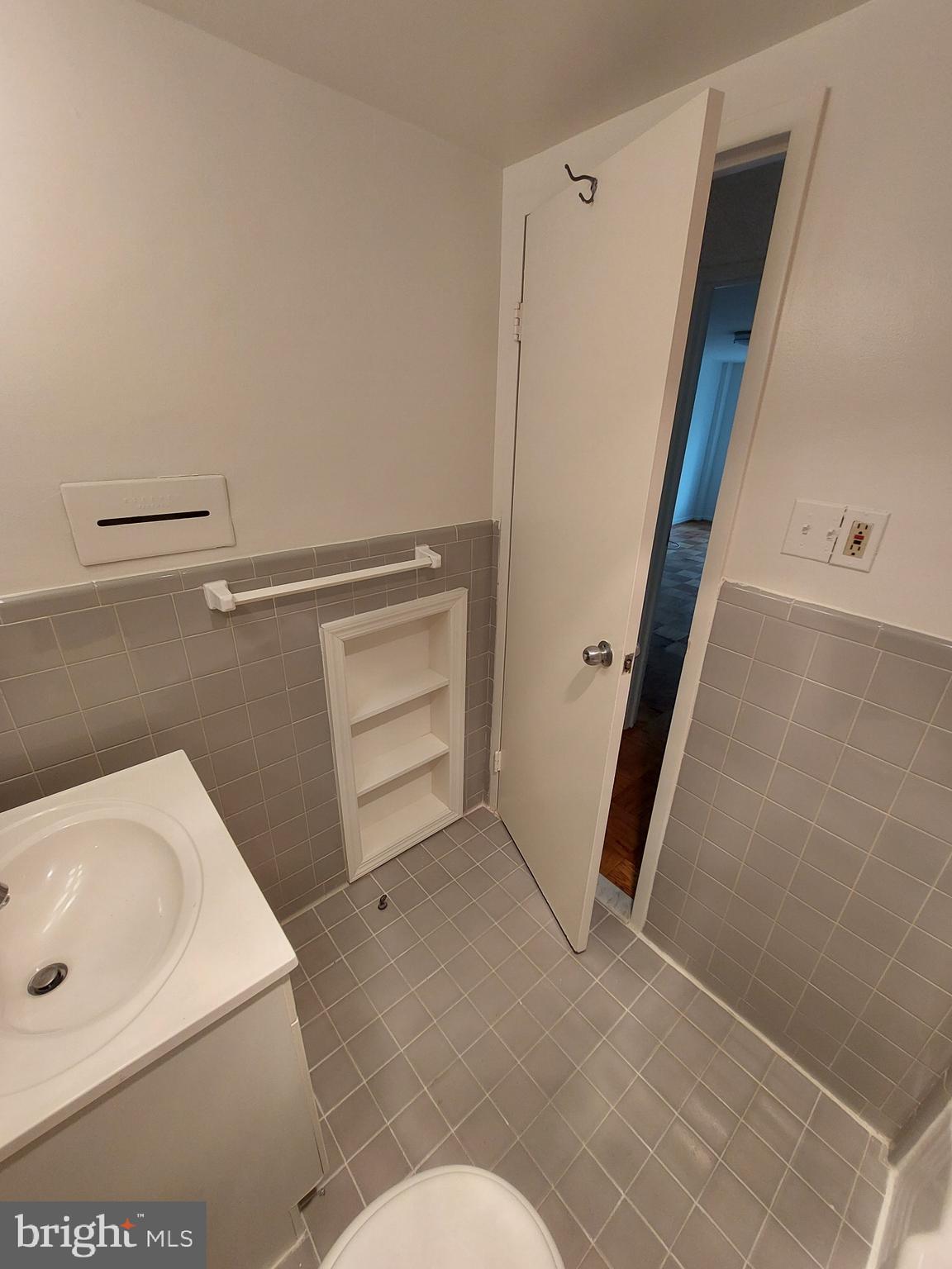 GROSVENOR PARK - Residential Lease