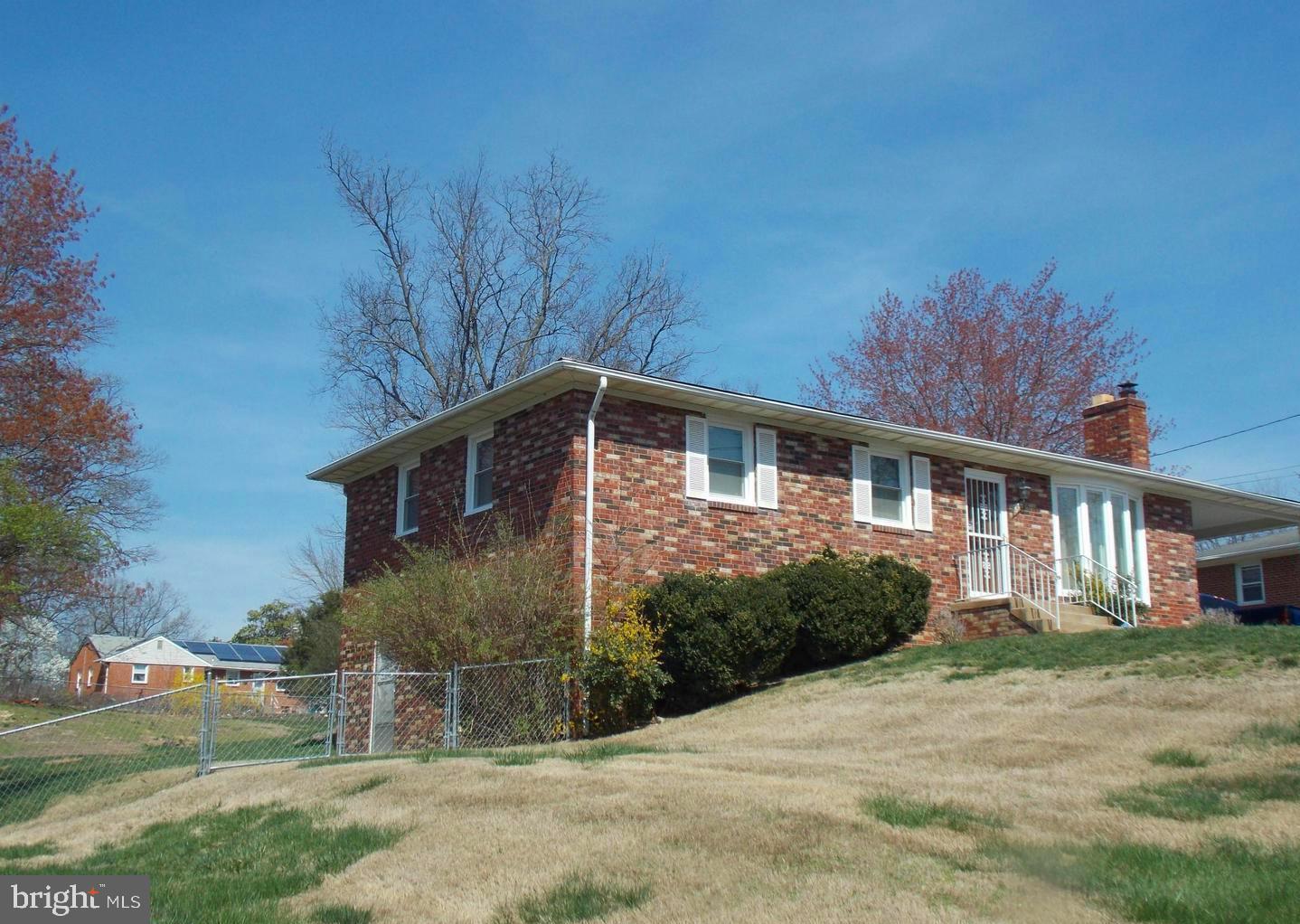 CHRIS MAR MANOR - Residential