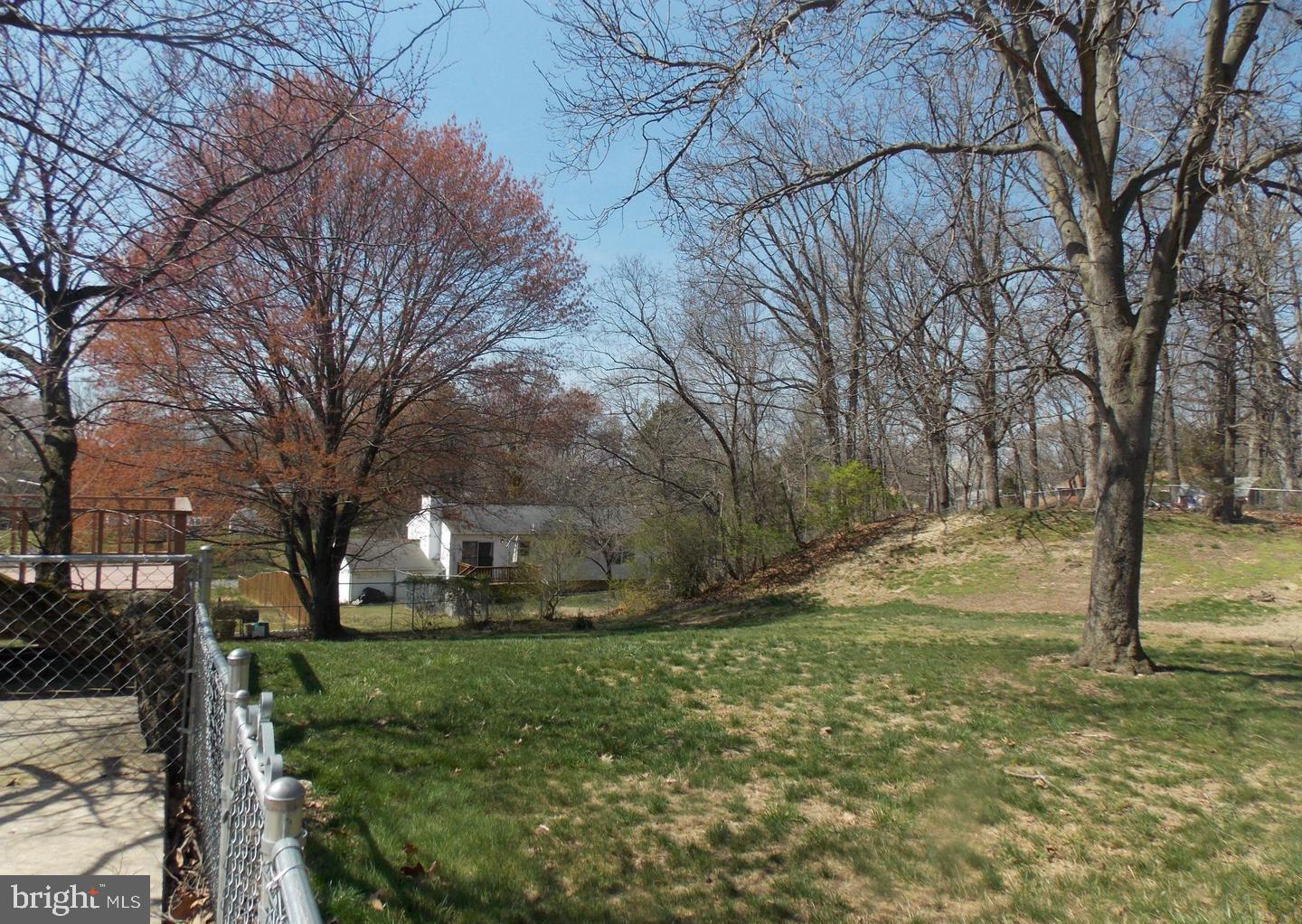 CHRIS MAR MANOR - Residential