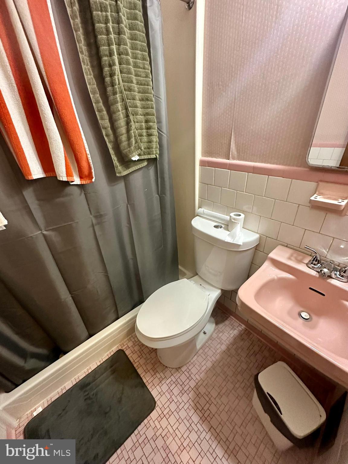 CHRIS MAR MANOR - Residential