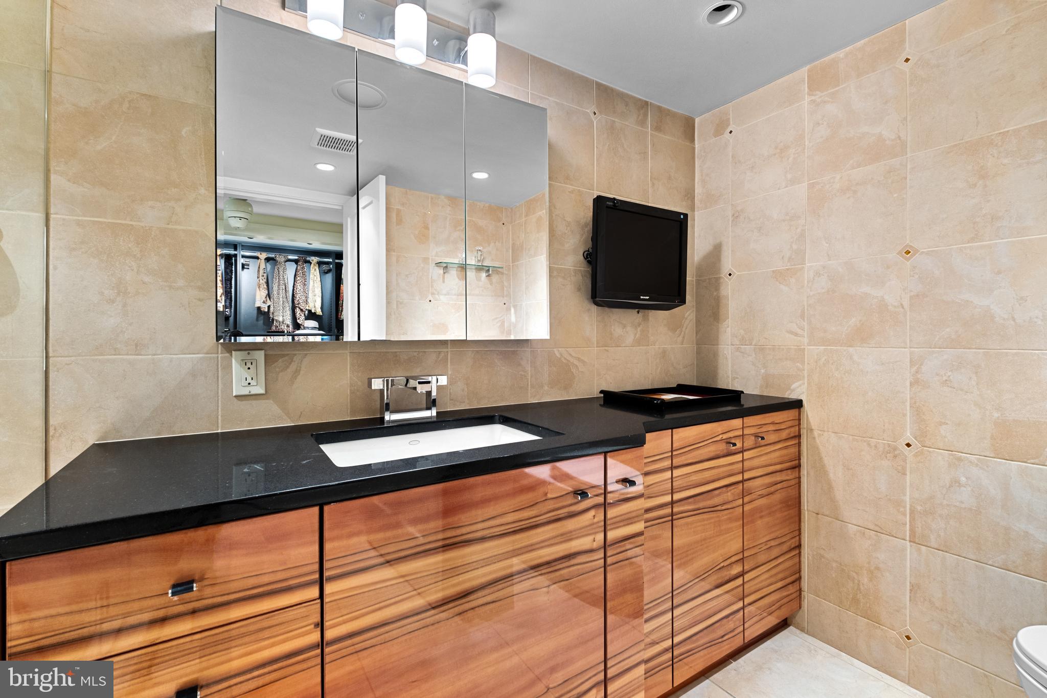 WASHINGTON SQ - Residential