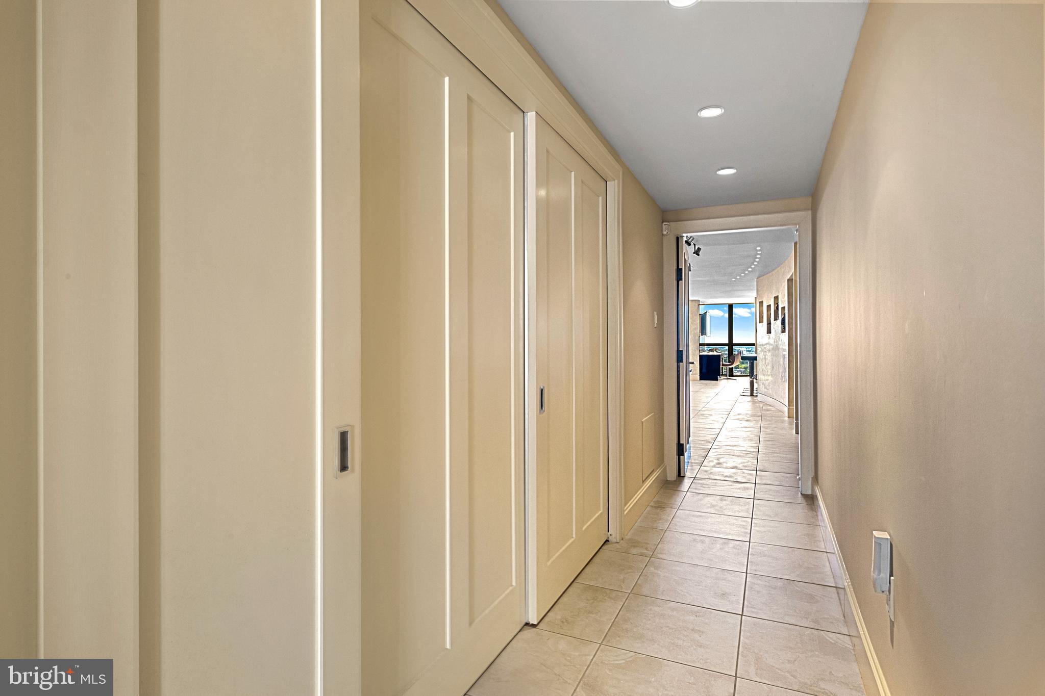 WASHINGTON SQ - Residential