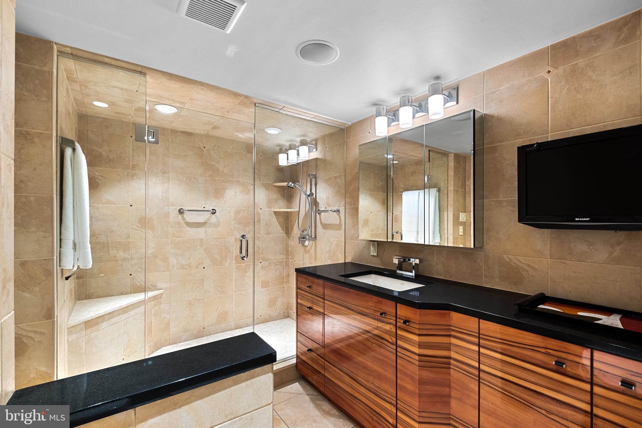 WASHINGTON SQ - Residential