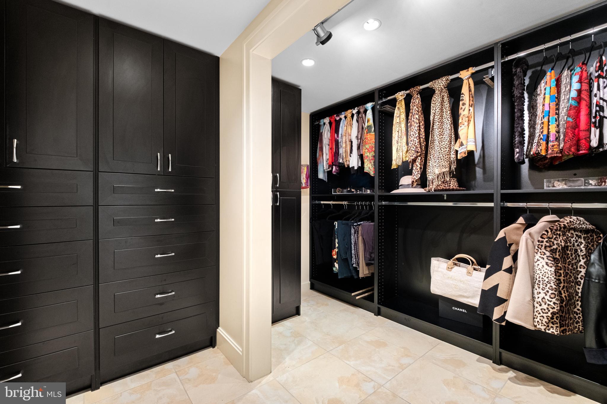 WASHINGTON SQ - Residential