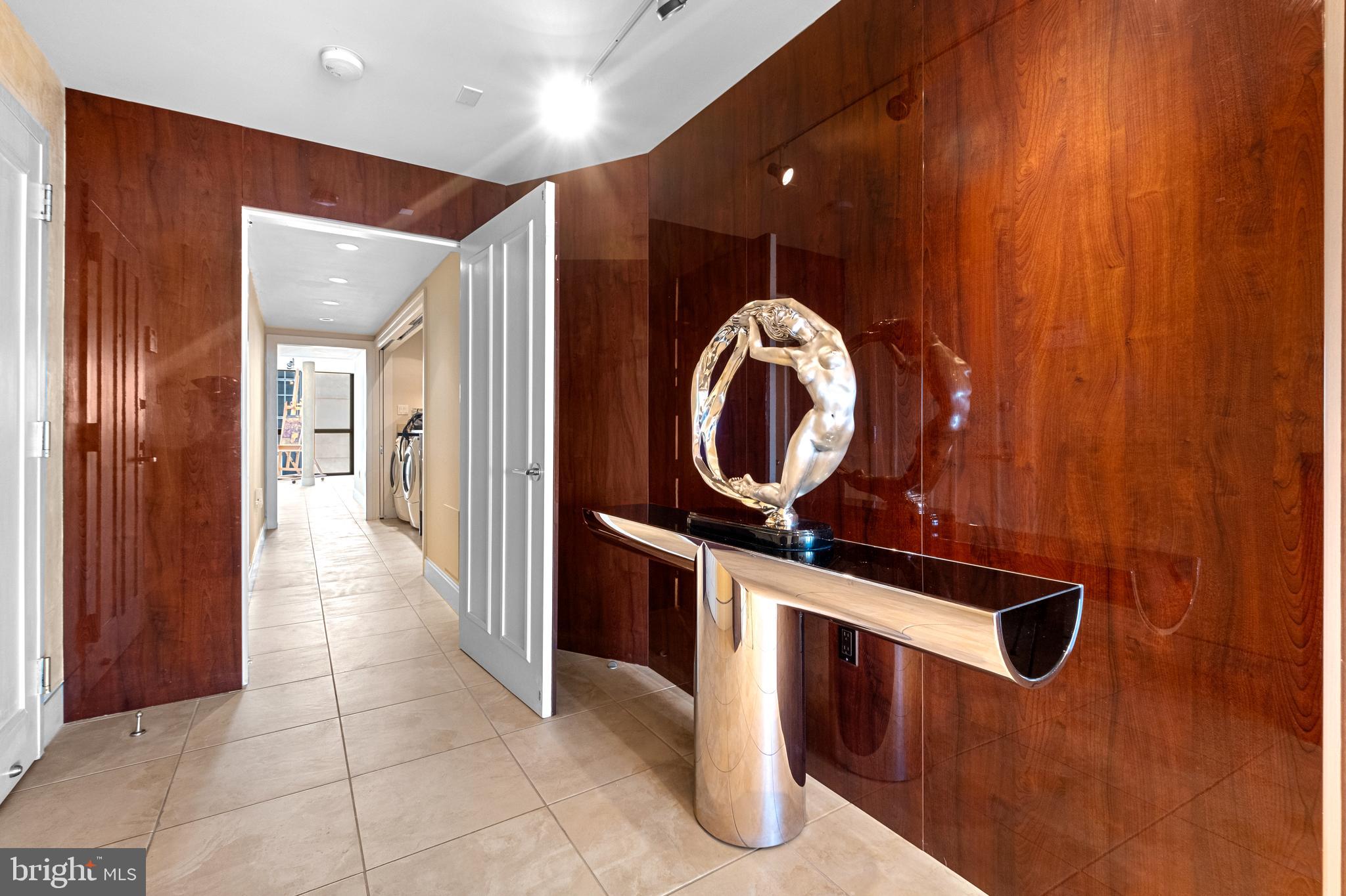 WASHINGTON SQ - Residential