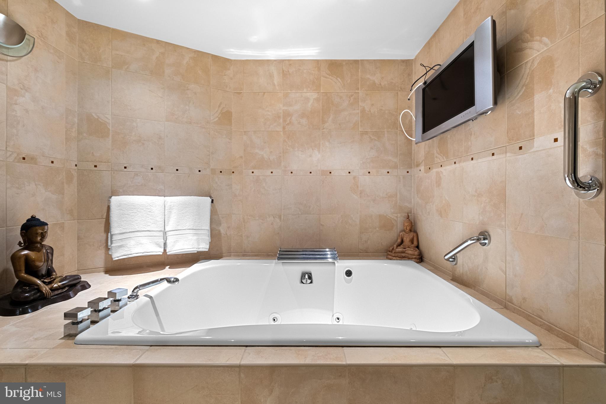 WASHINGTON SQ - Residential