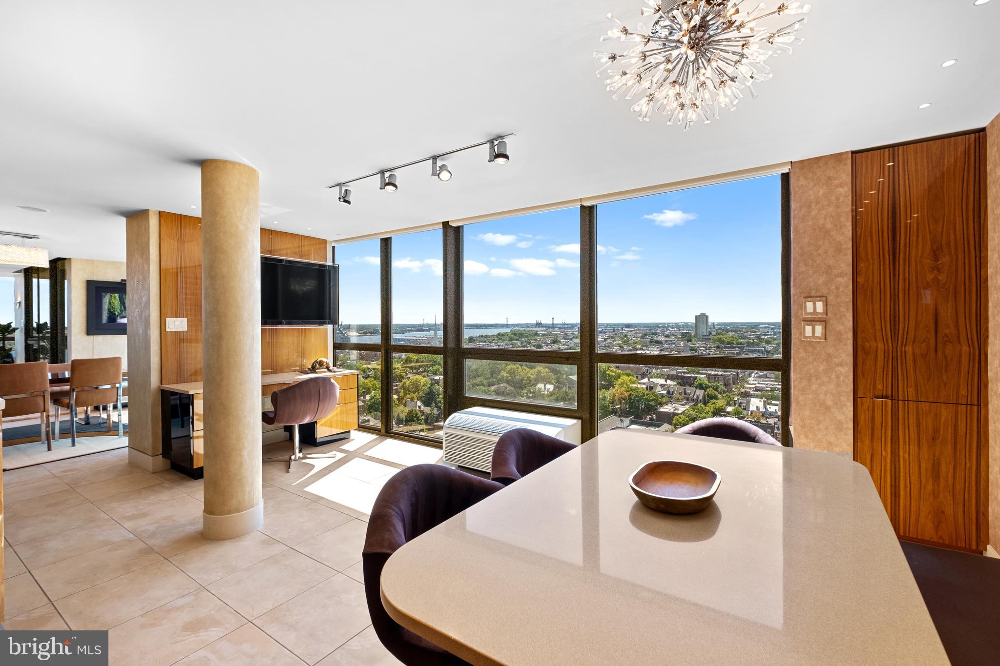 WASHINGTON SQ - Residential