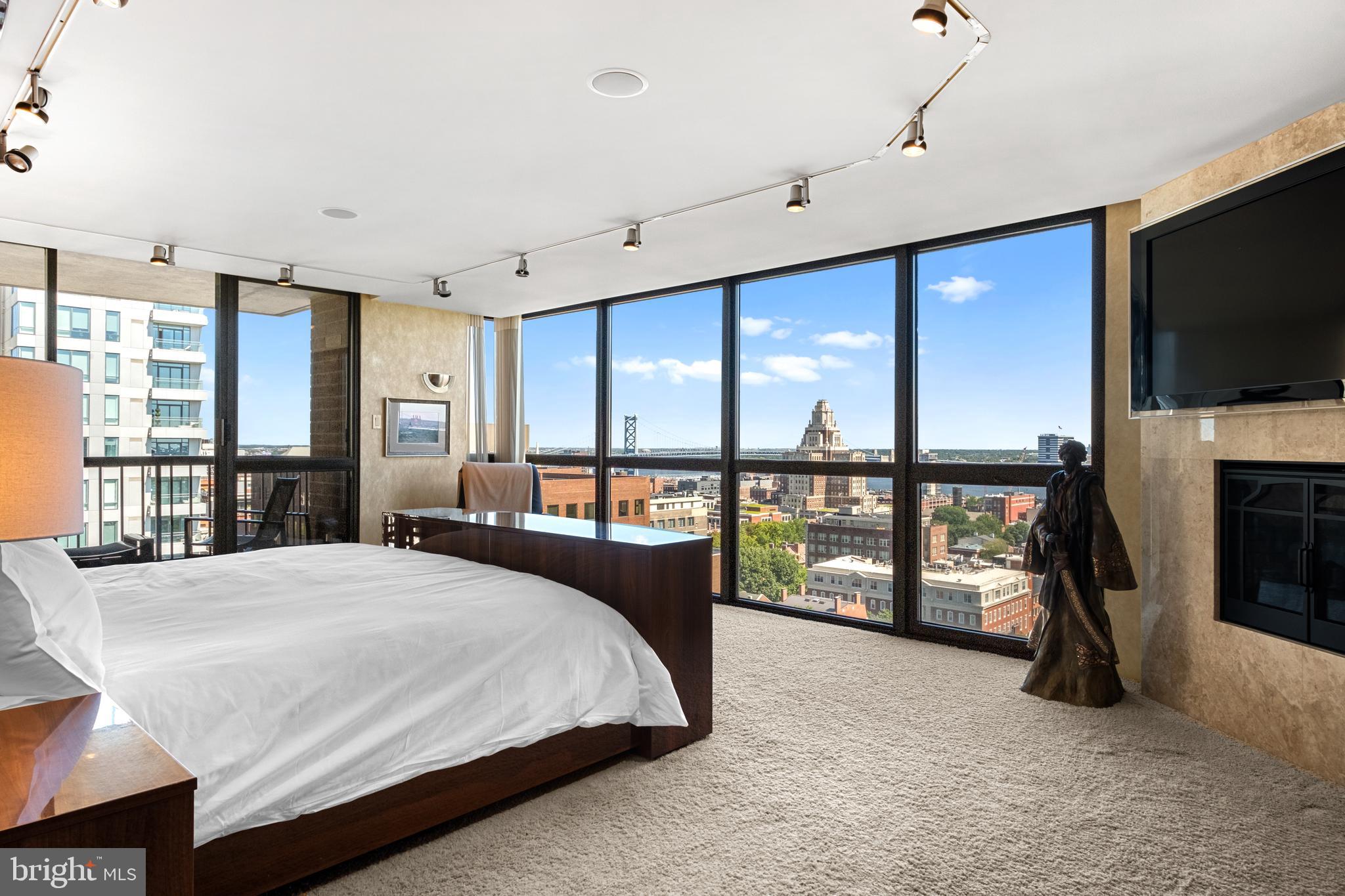 WASHINGTON SQ - Residential