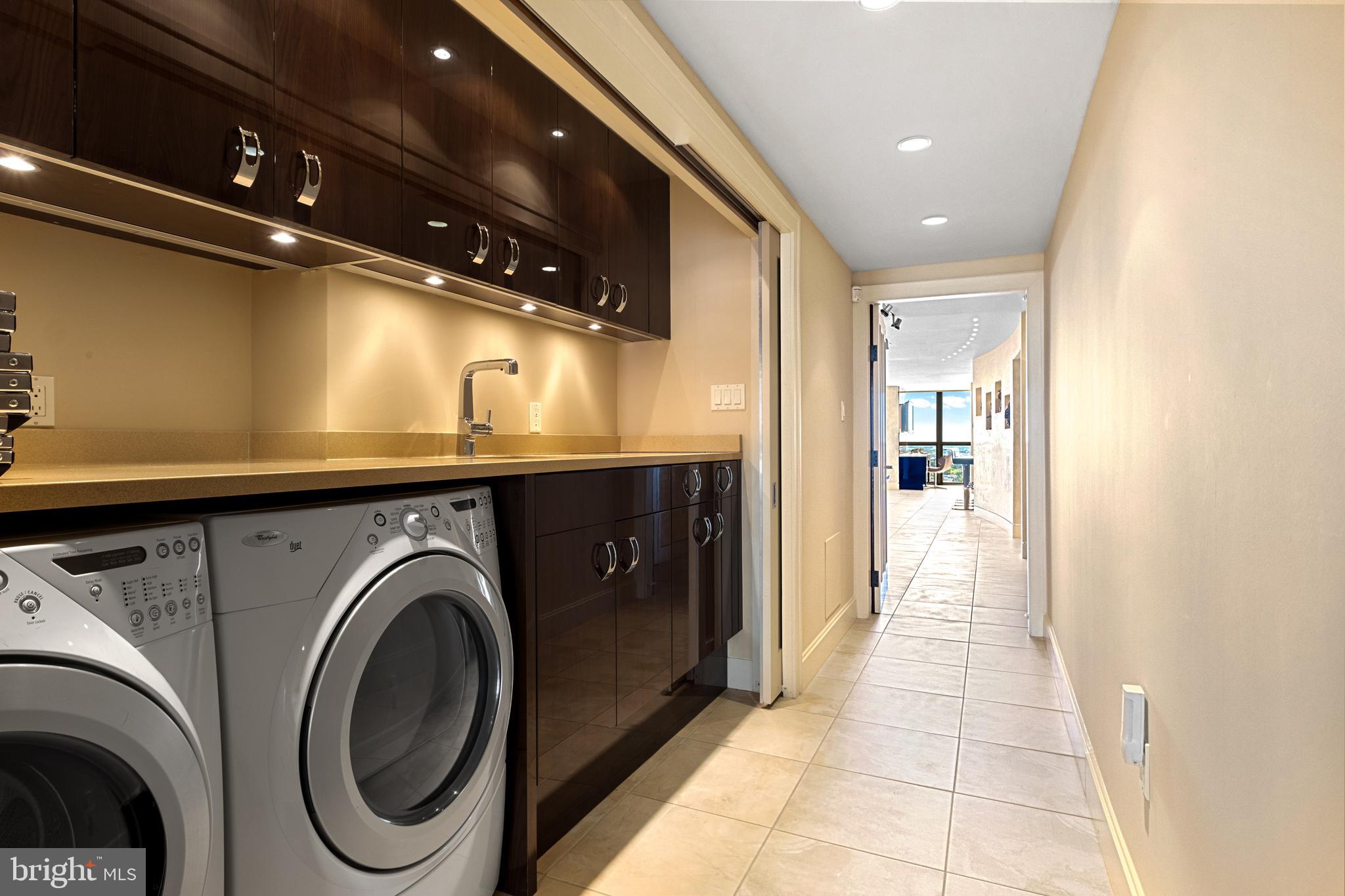 WASHINGTON SQ - Residential