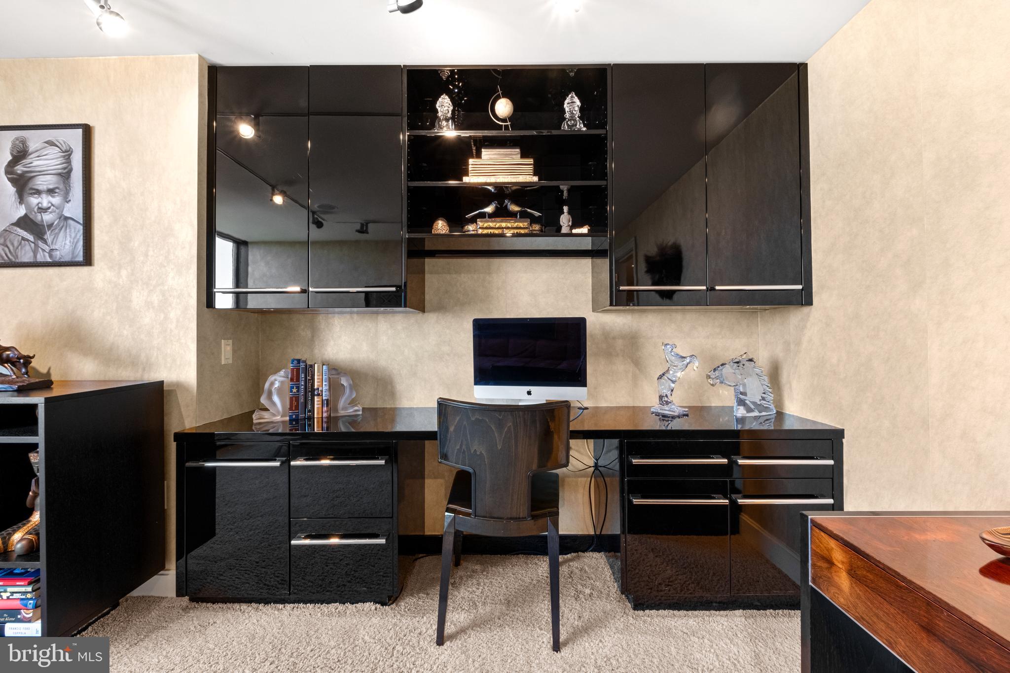 WASHINGTON SQ - Residential