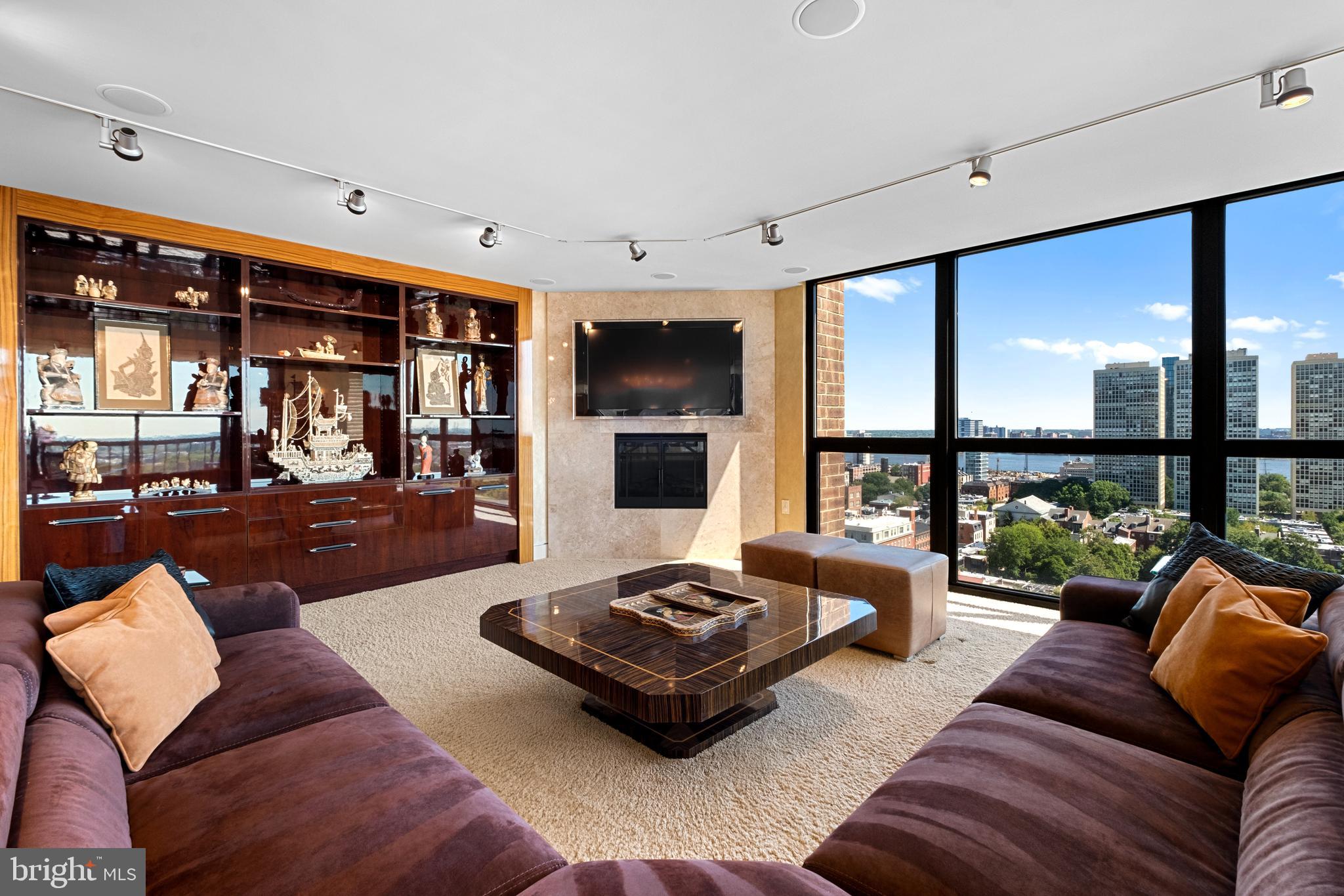 WASHINGTON SQ - Residential