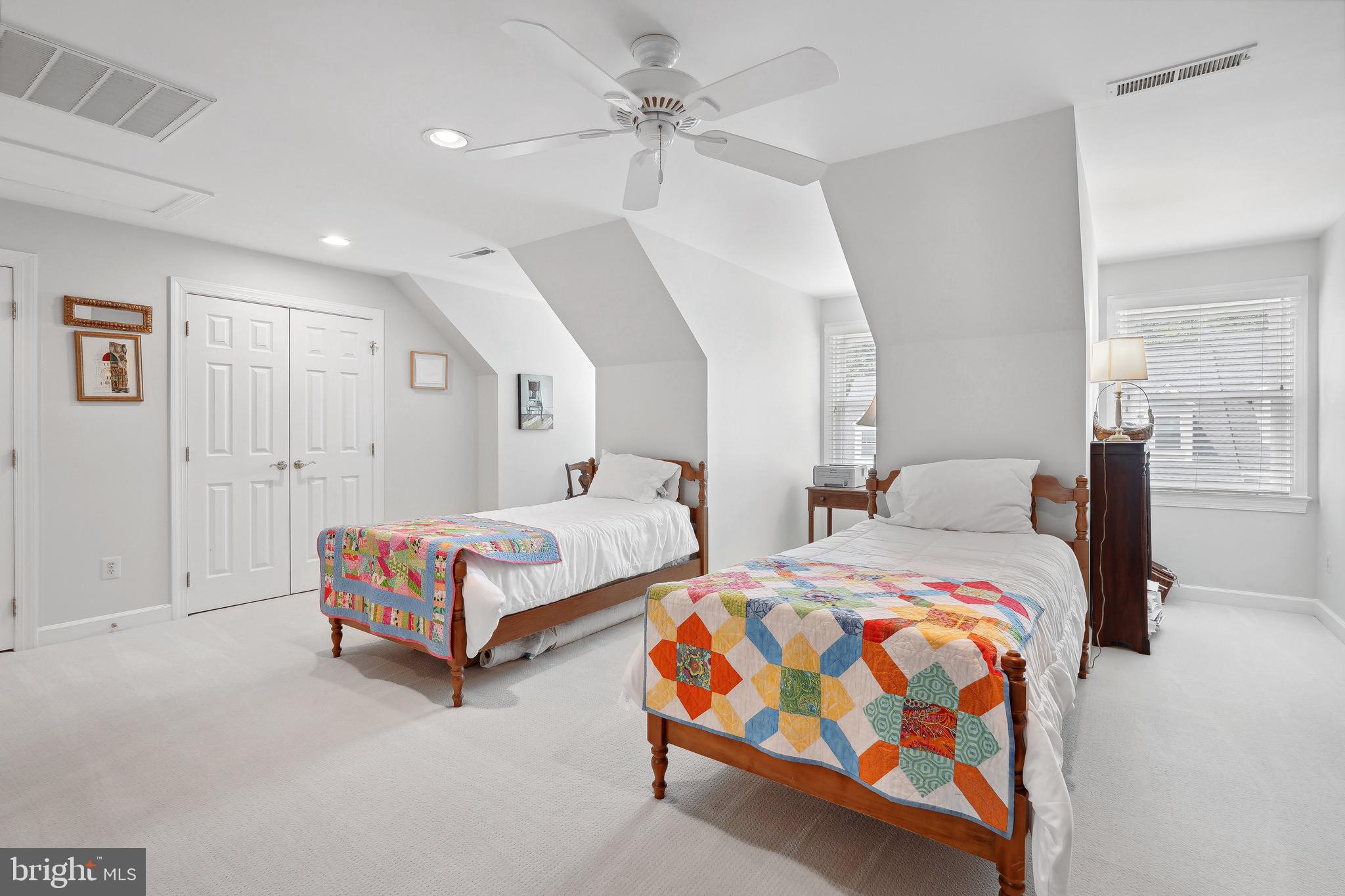 HILLCREST - Residential