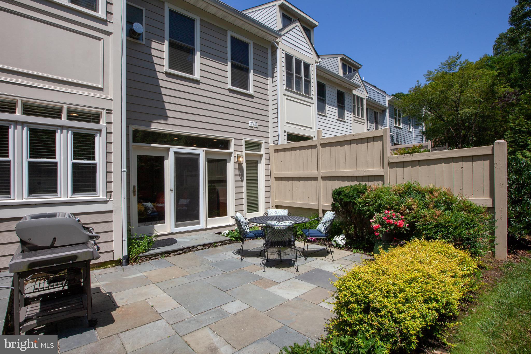 HILLCREST - Residential