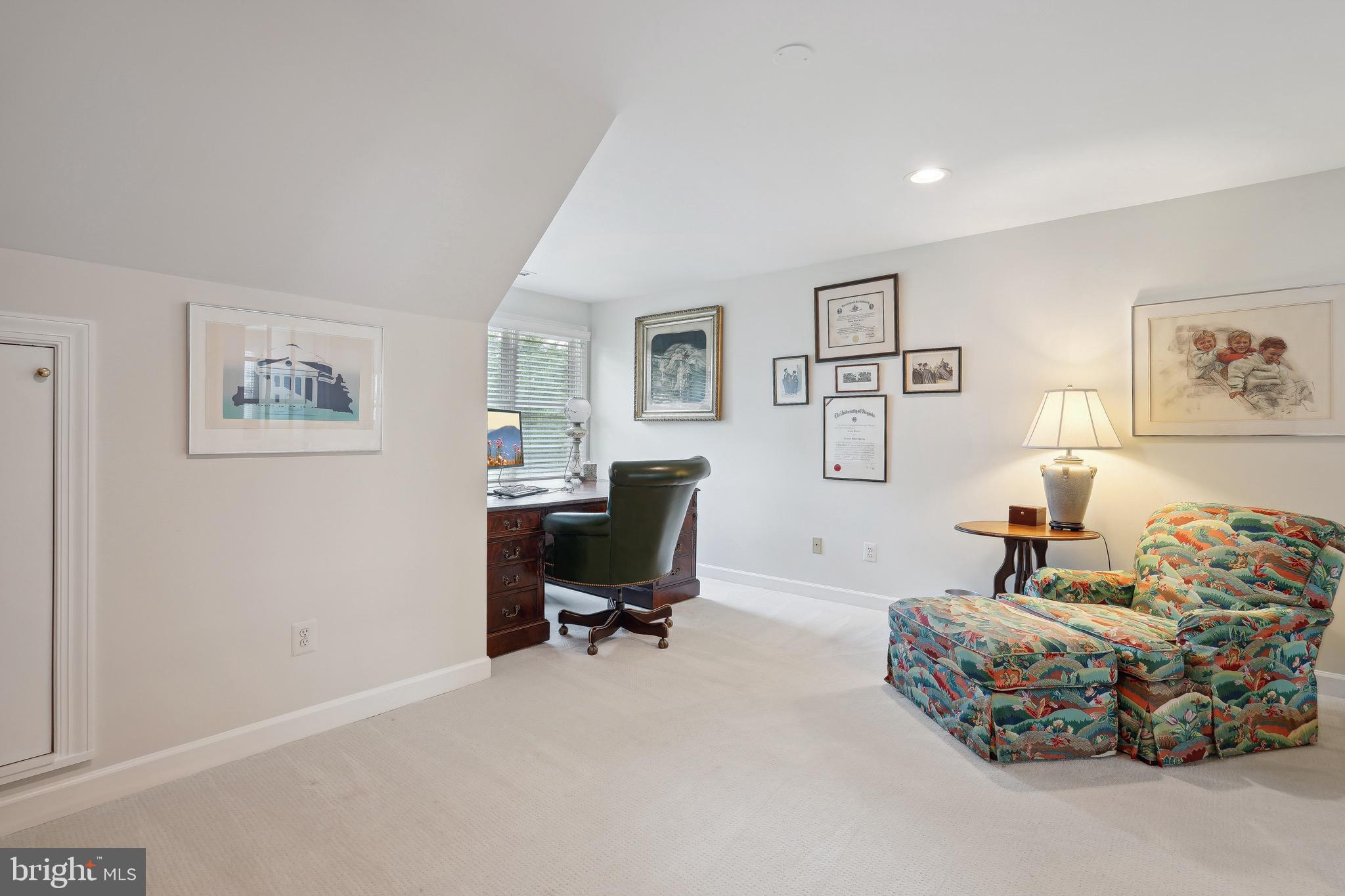 HILLCREST - Residential