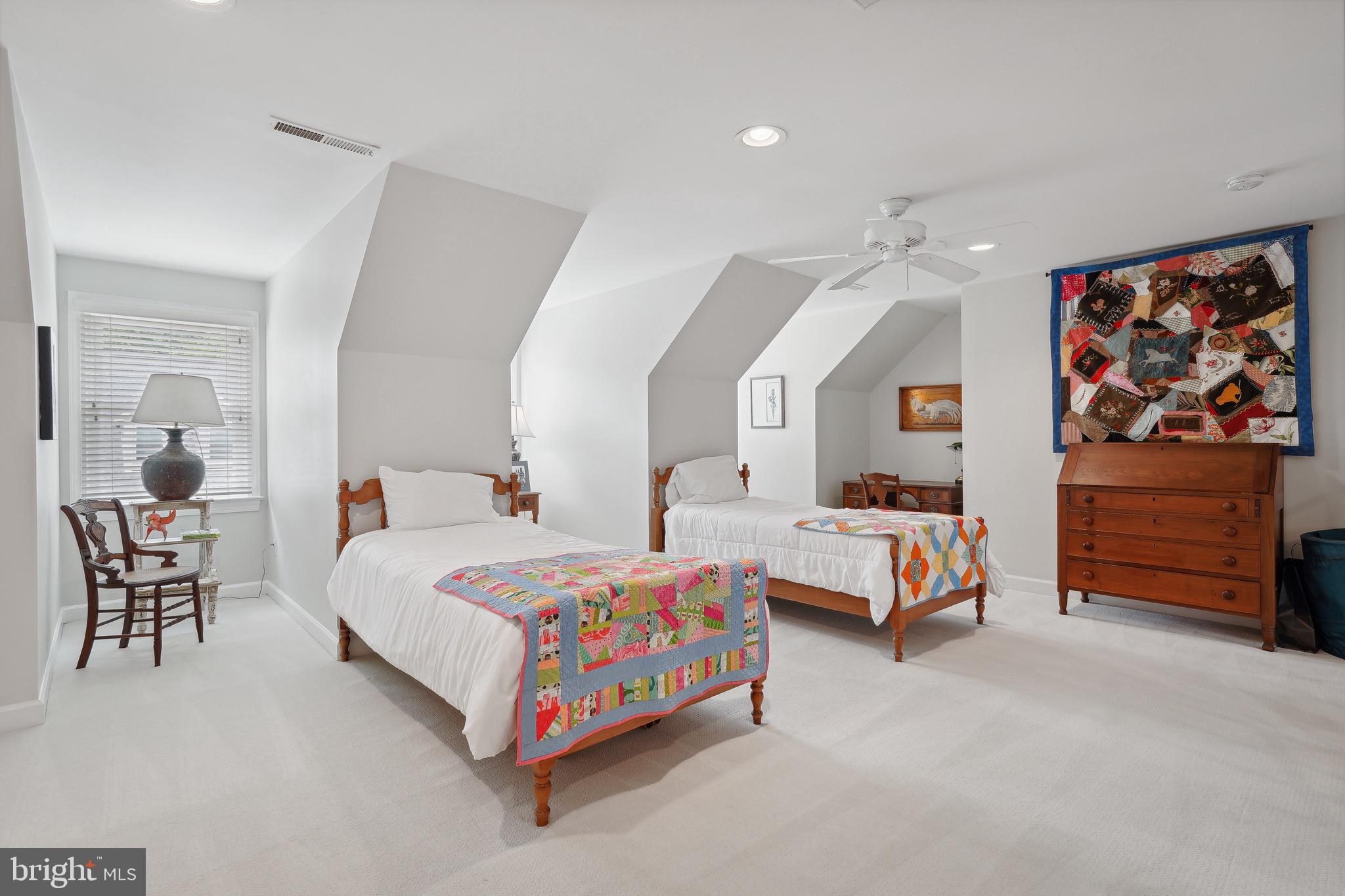 HILLCREST - Residential