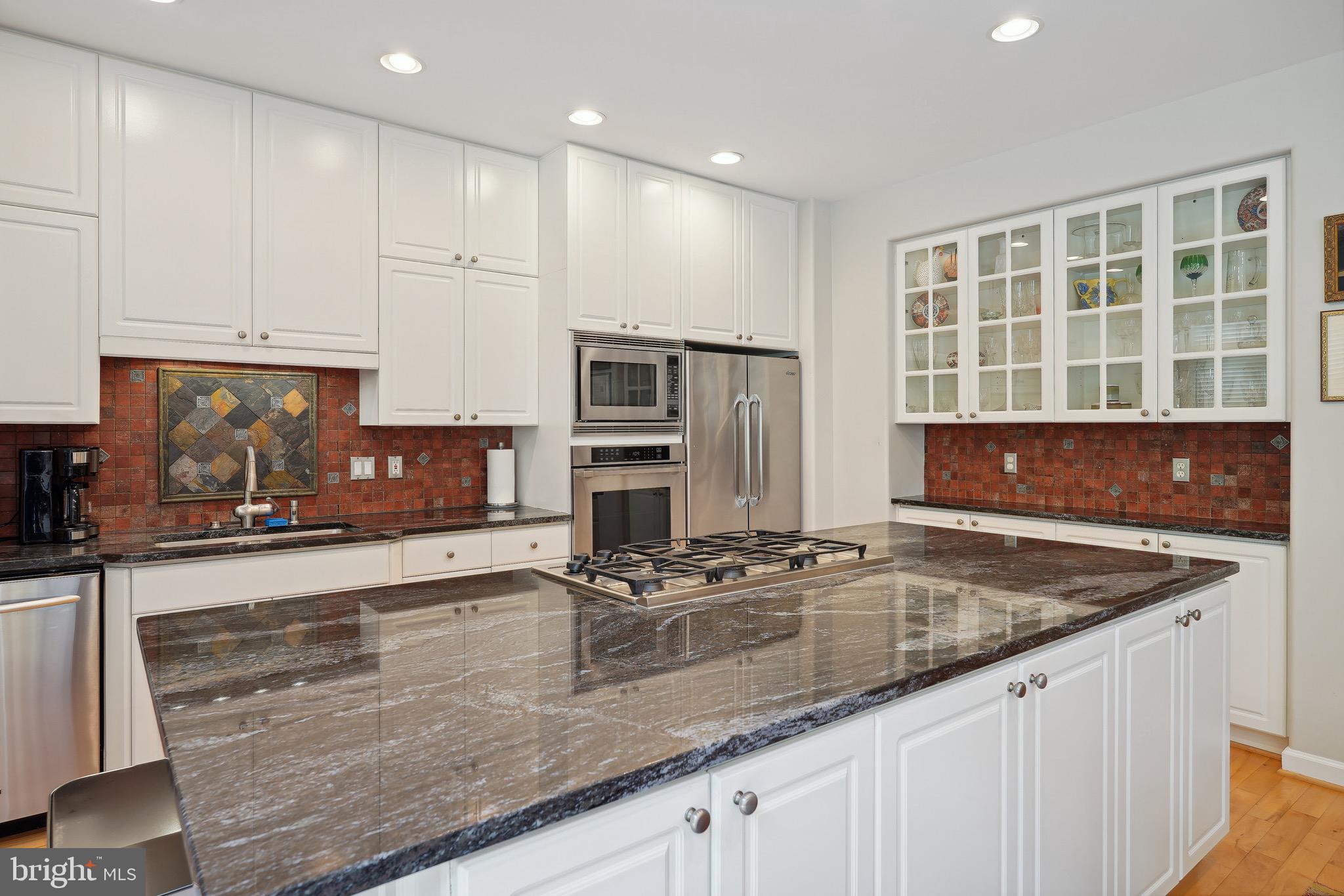 HILLCREST - Residential