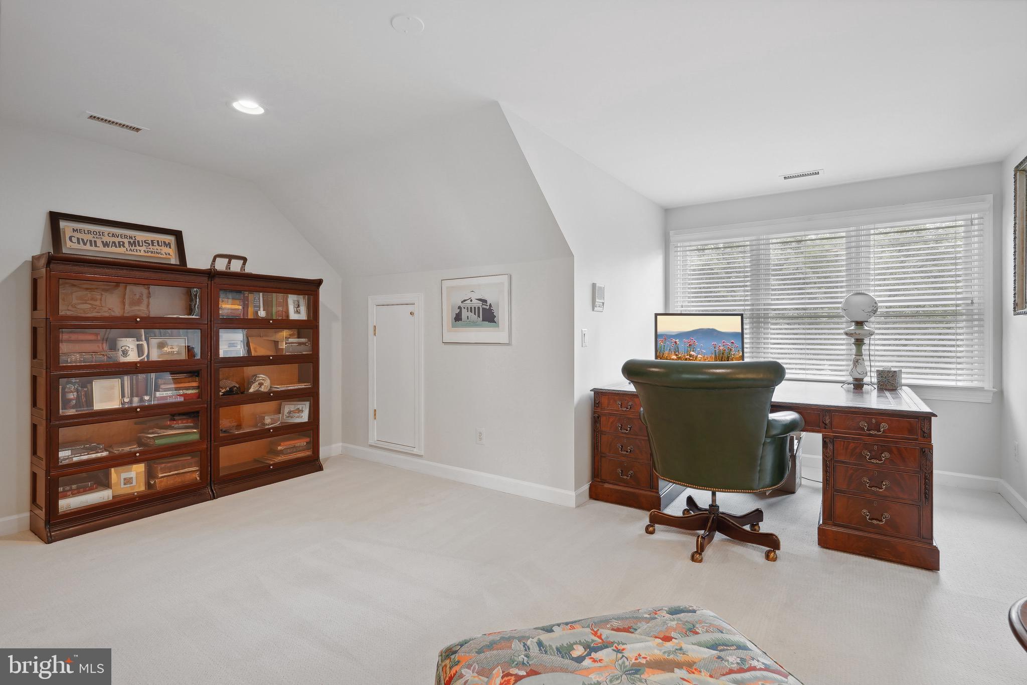 HILLCREST - Residential