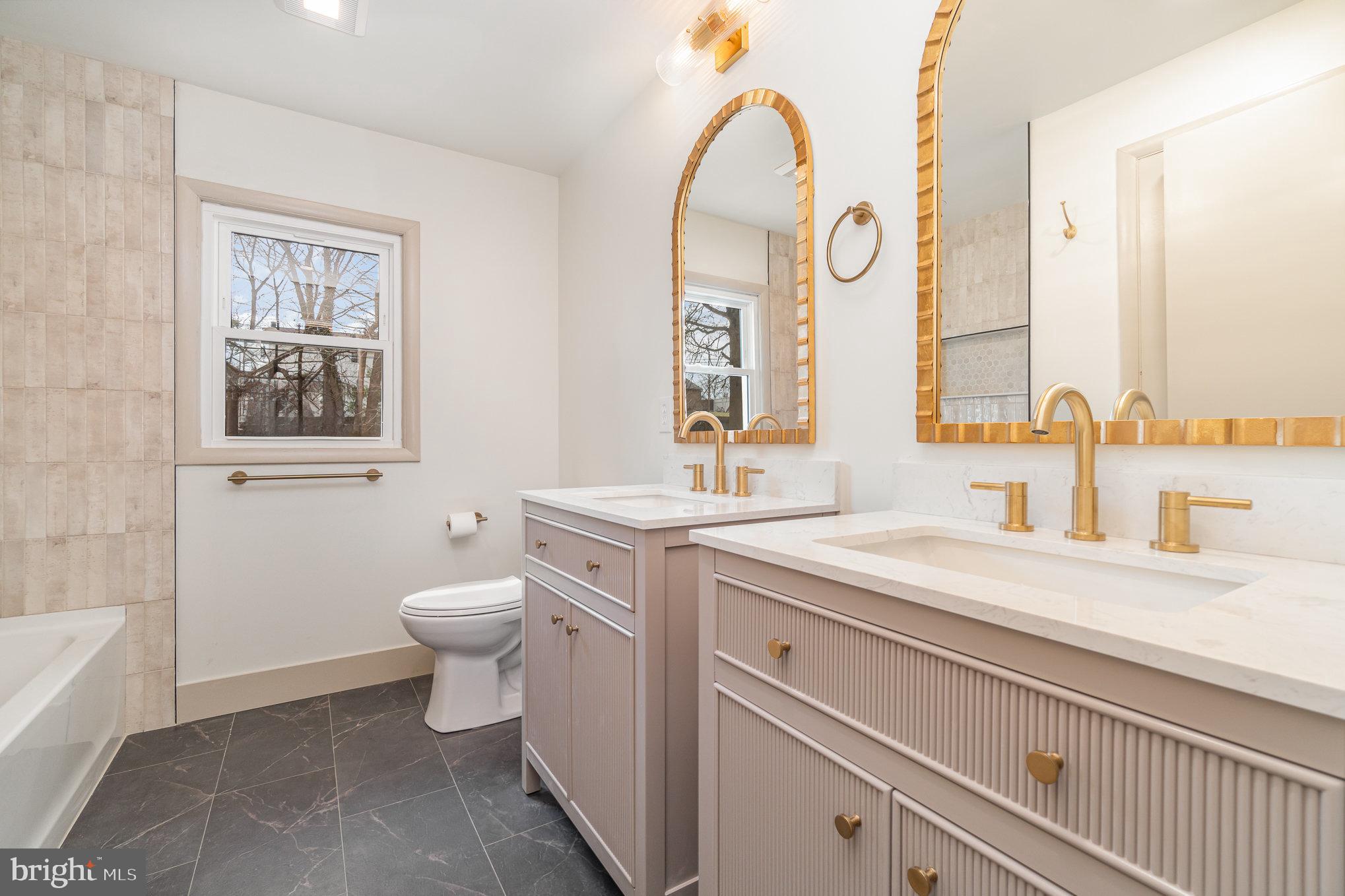 HUNTERS POINT - Residential