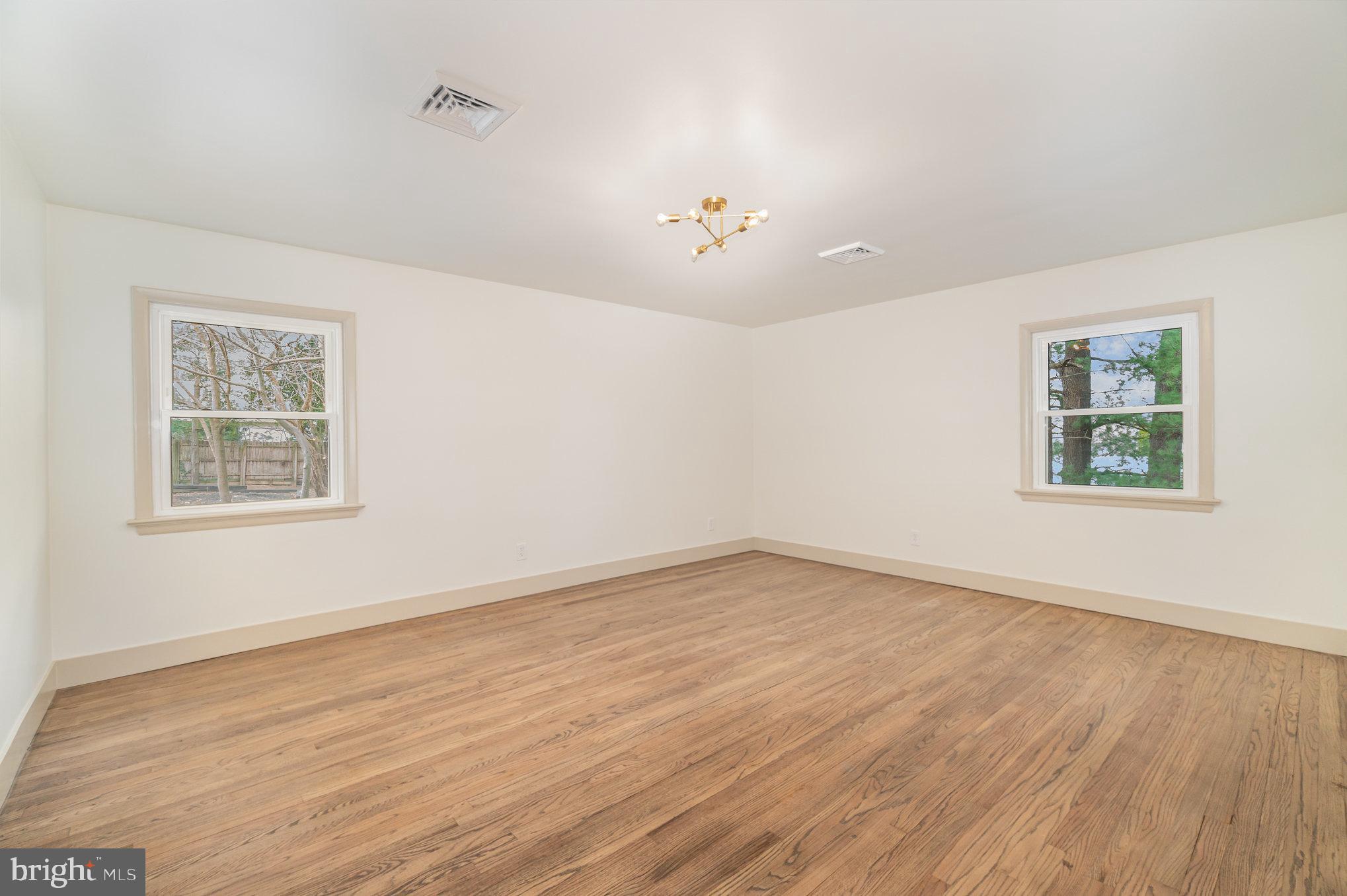 HUNTERS POINT - Residential