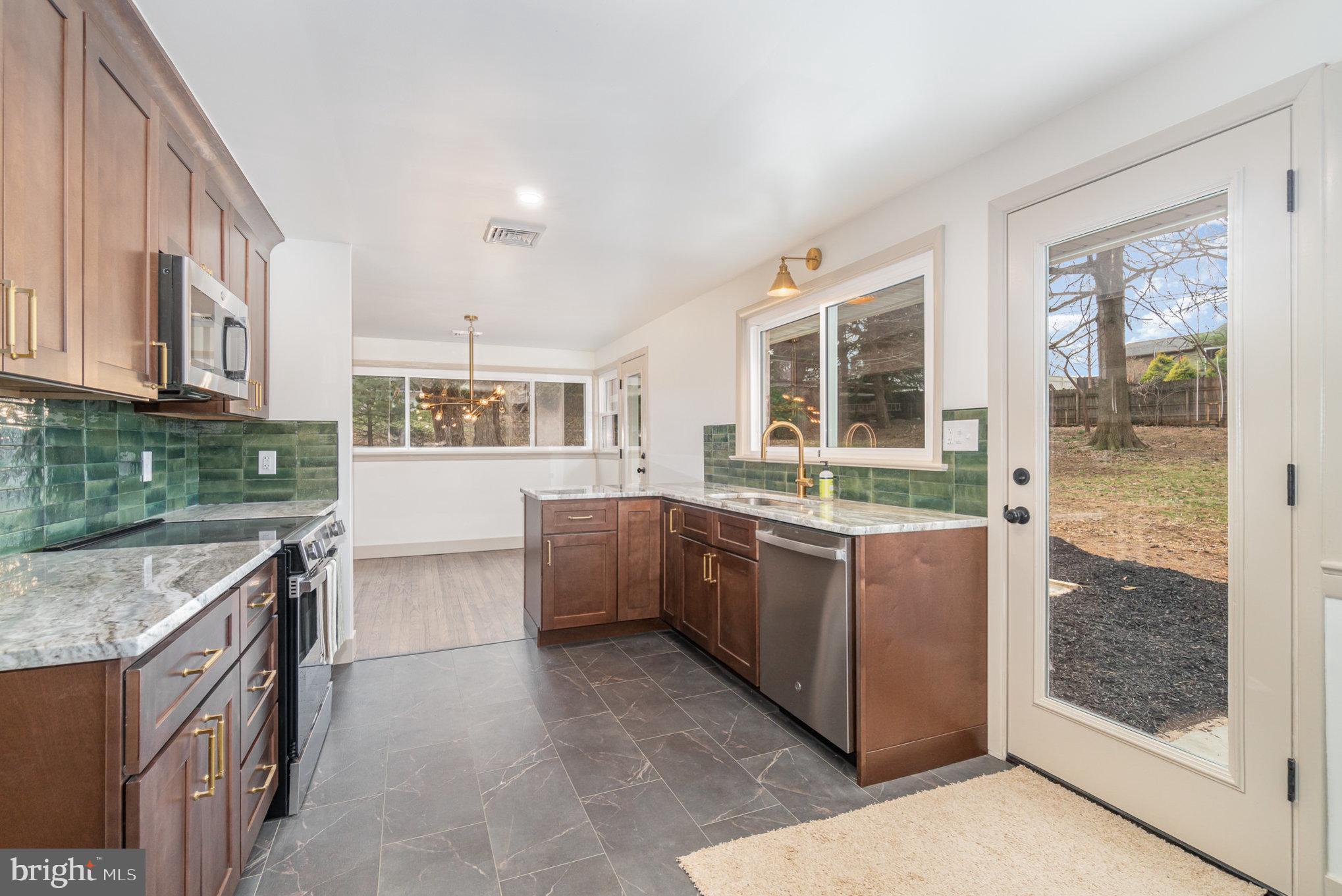 HUNTERS POINT - Residential